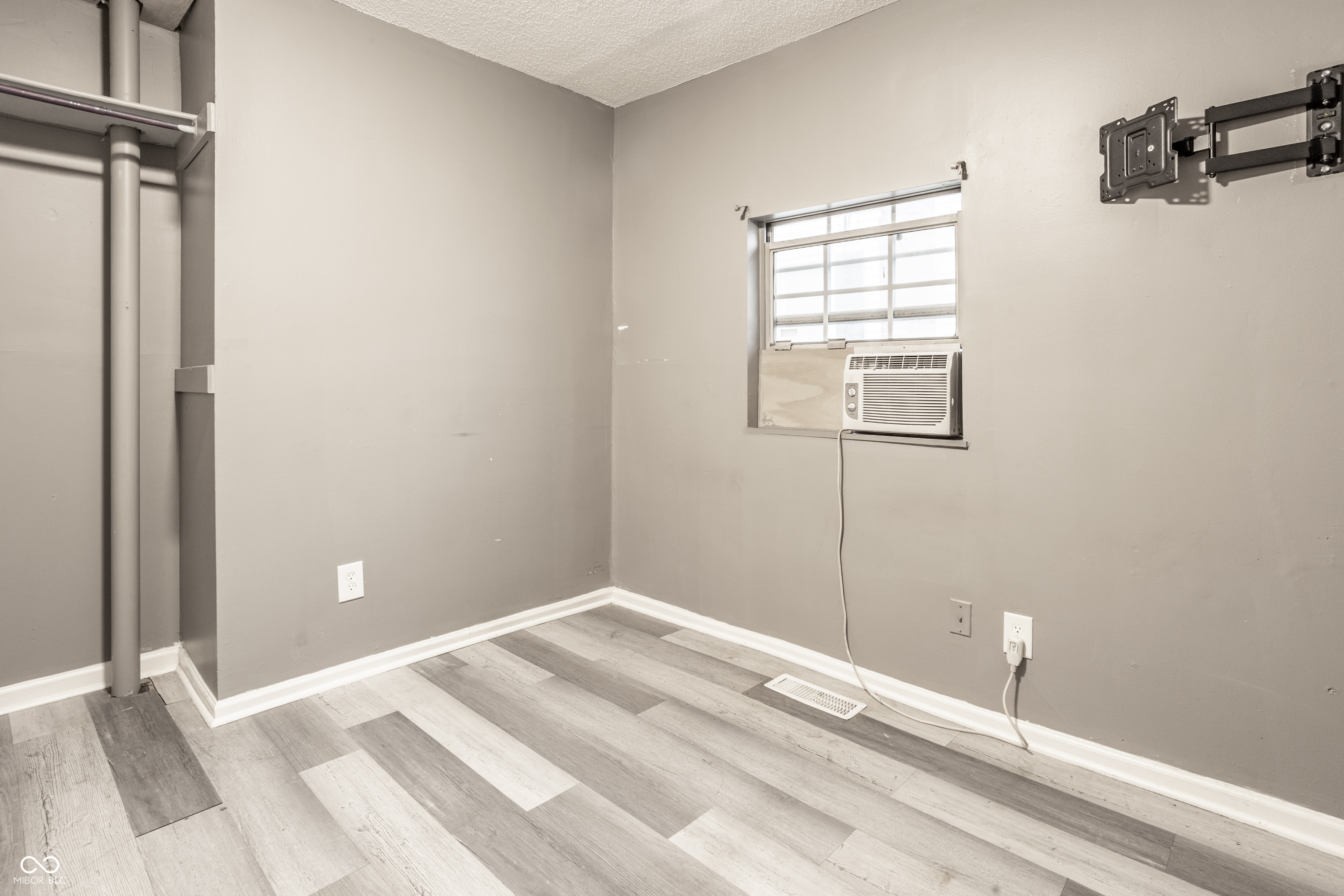 596 Christian Avenue