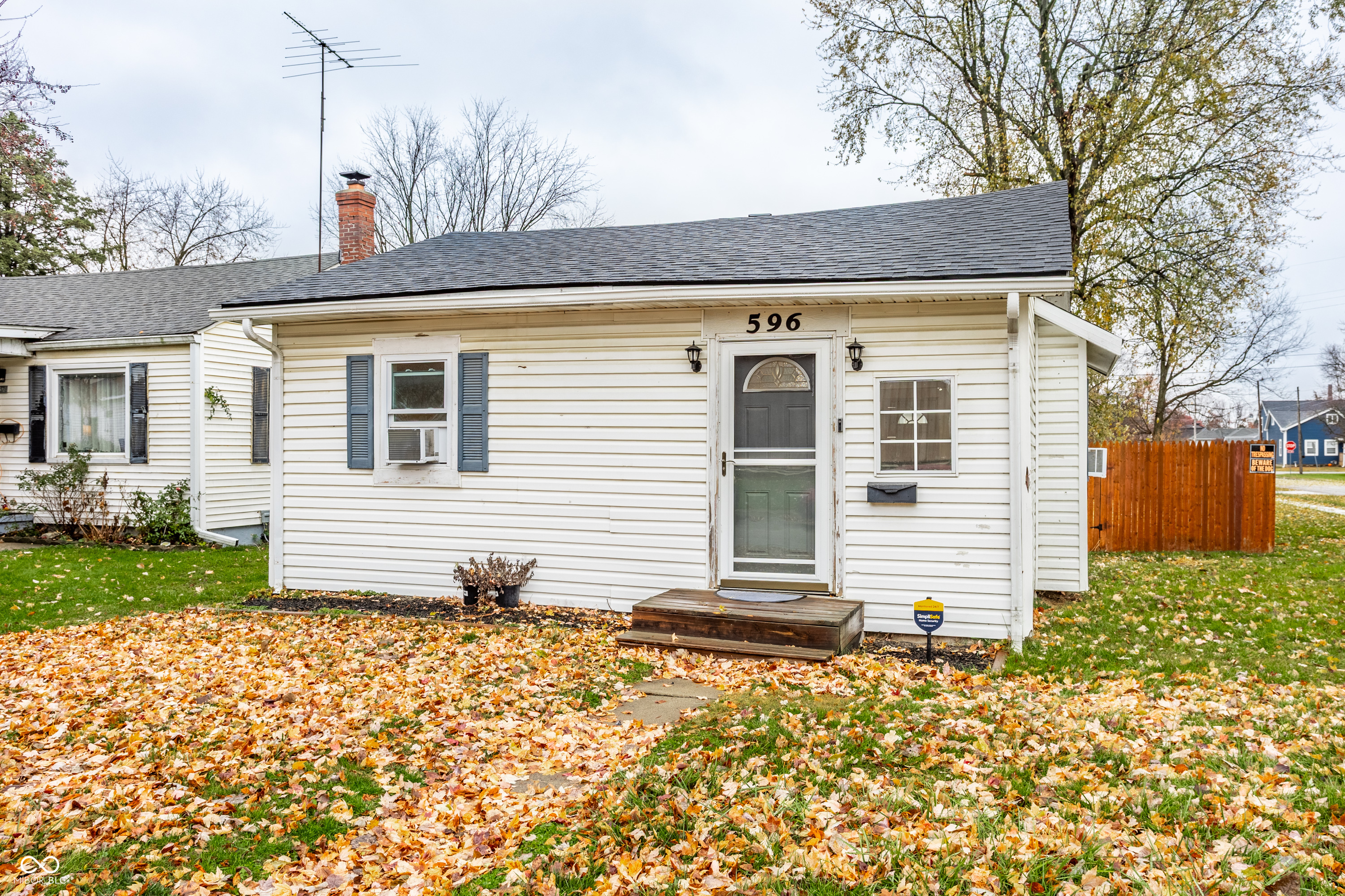 596 Christian Avenue