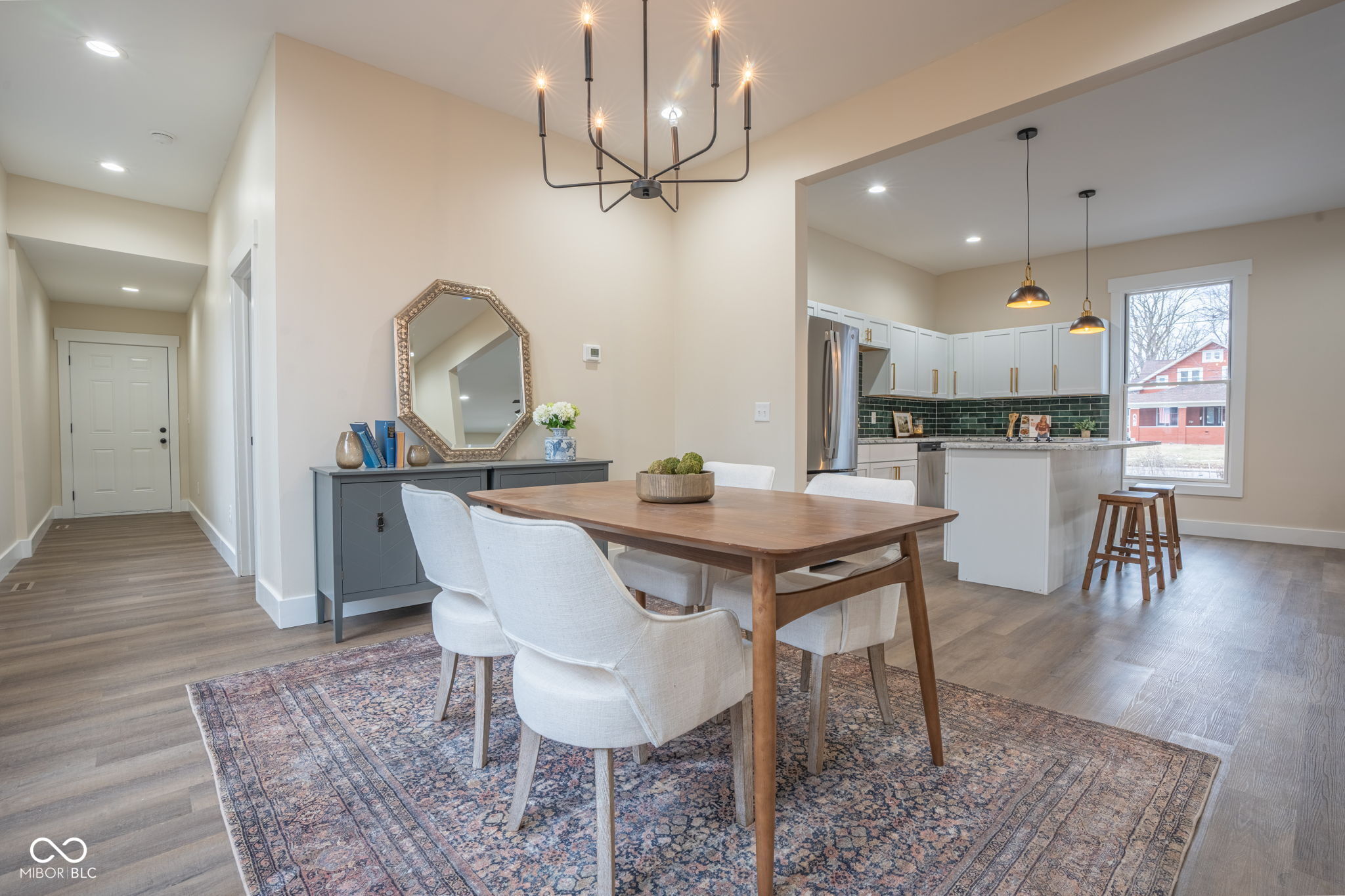 5511 E University Avenue