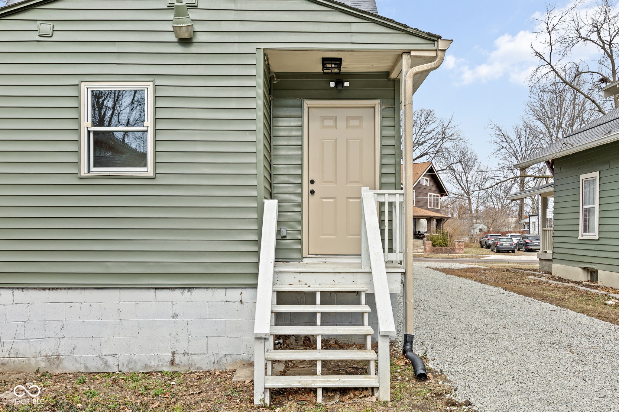 5511 E University Avenue