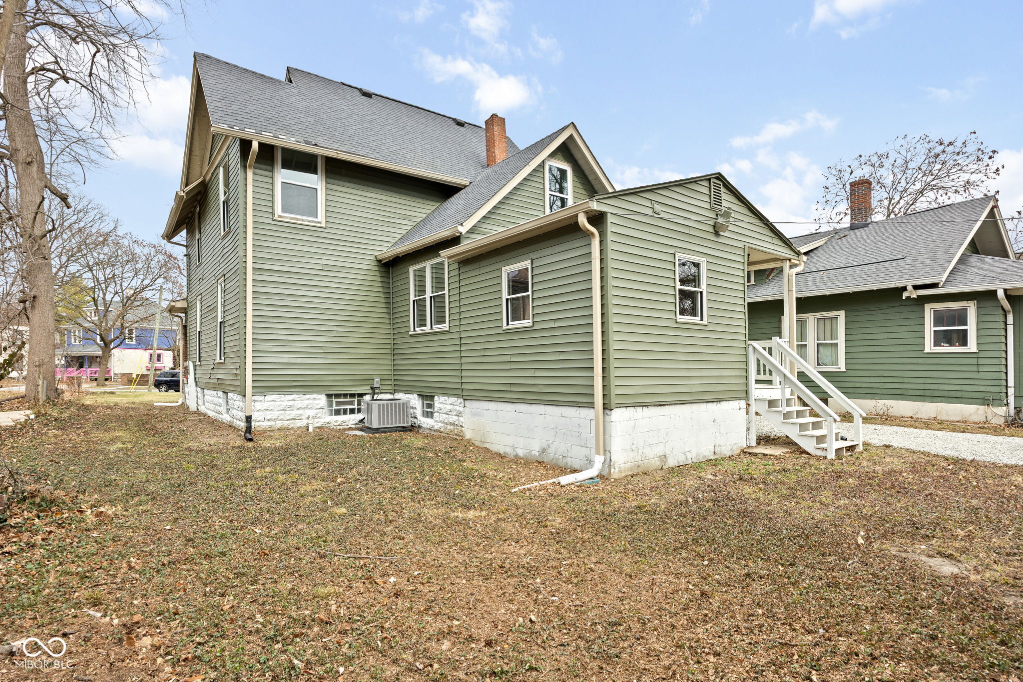 5511 E University Avenue