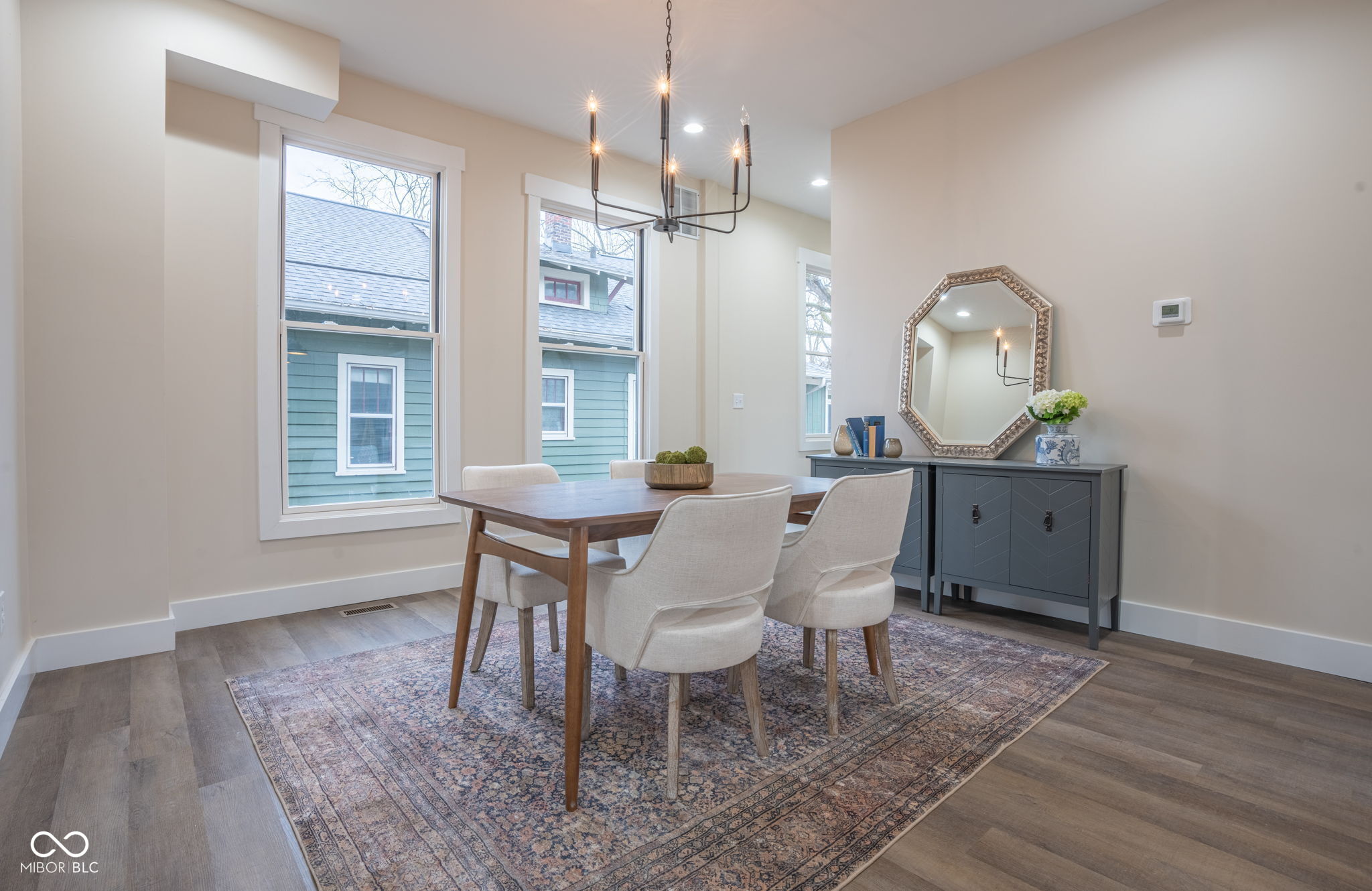 5511 E University Avenue