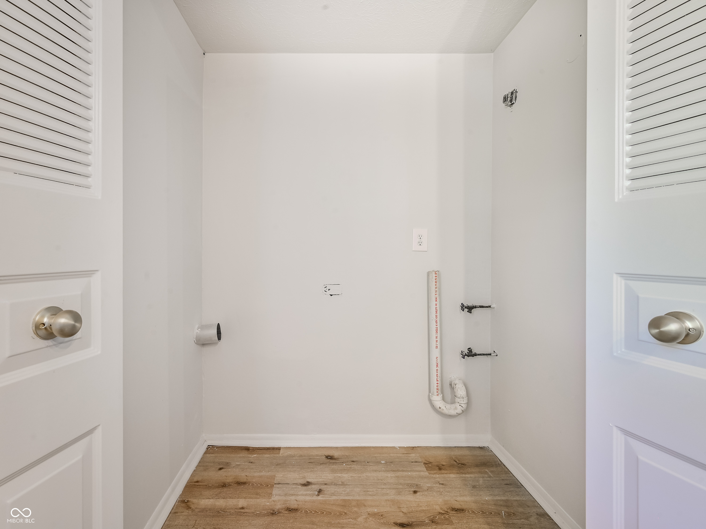 8060 Castle Farms Court