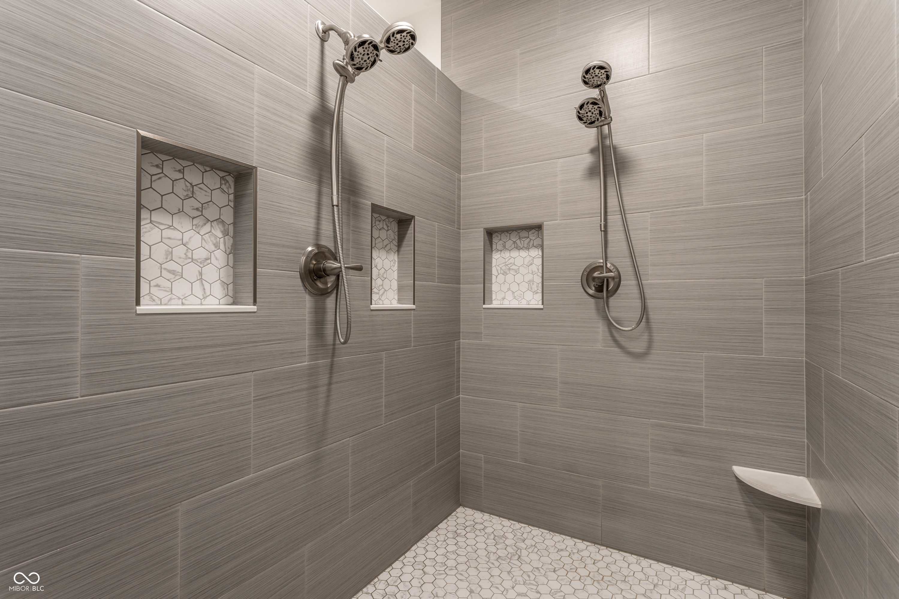 647 E 11th Street Unit: 4
