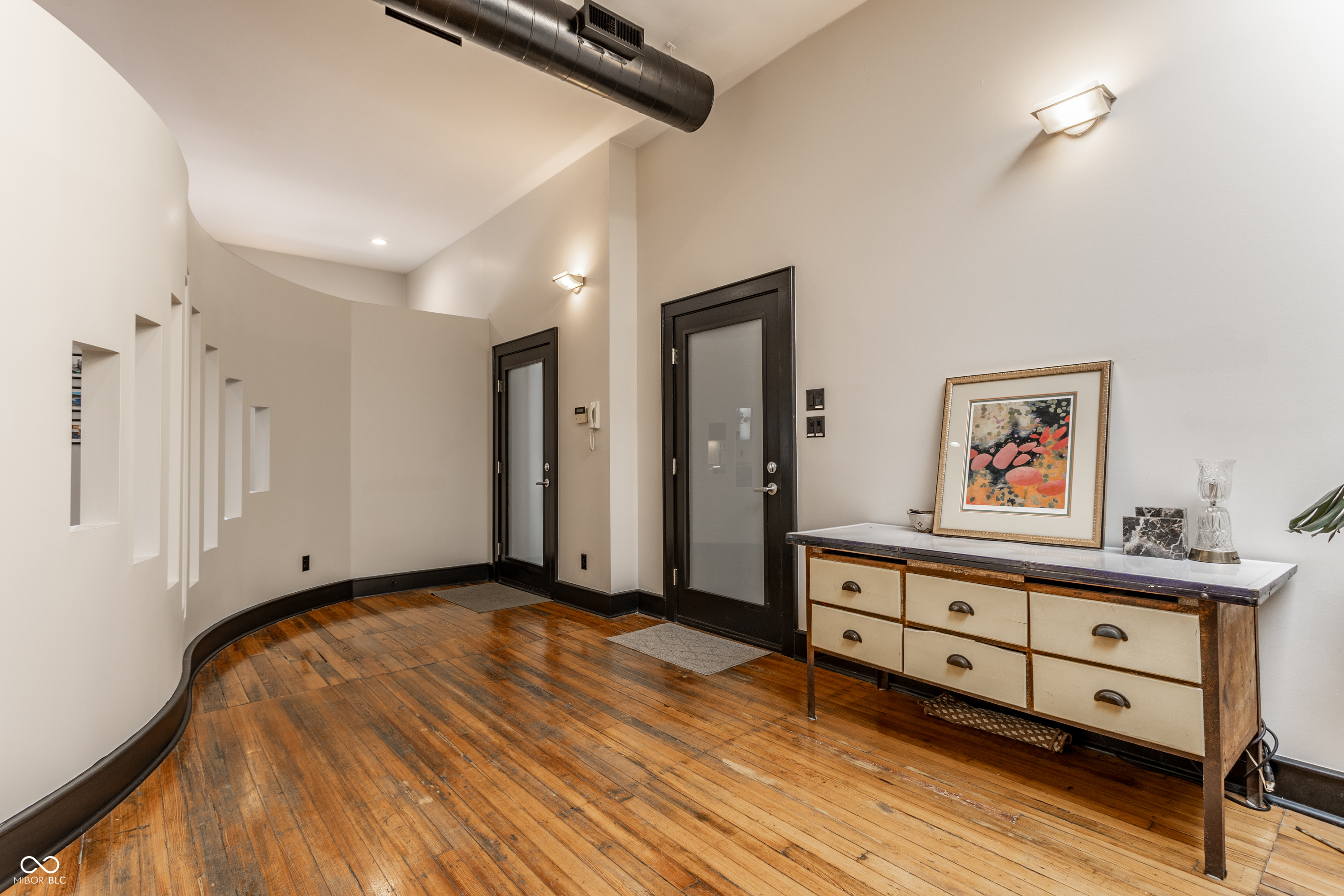 647 E 11th Street Unit: 4