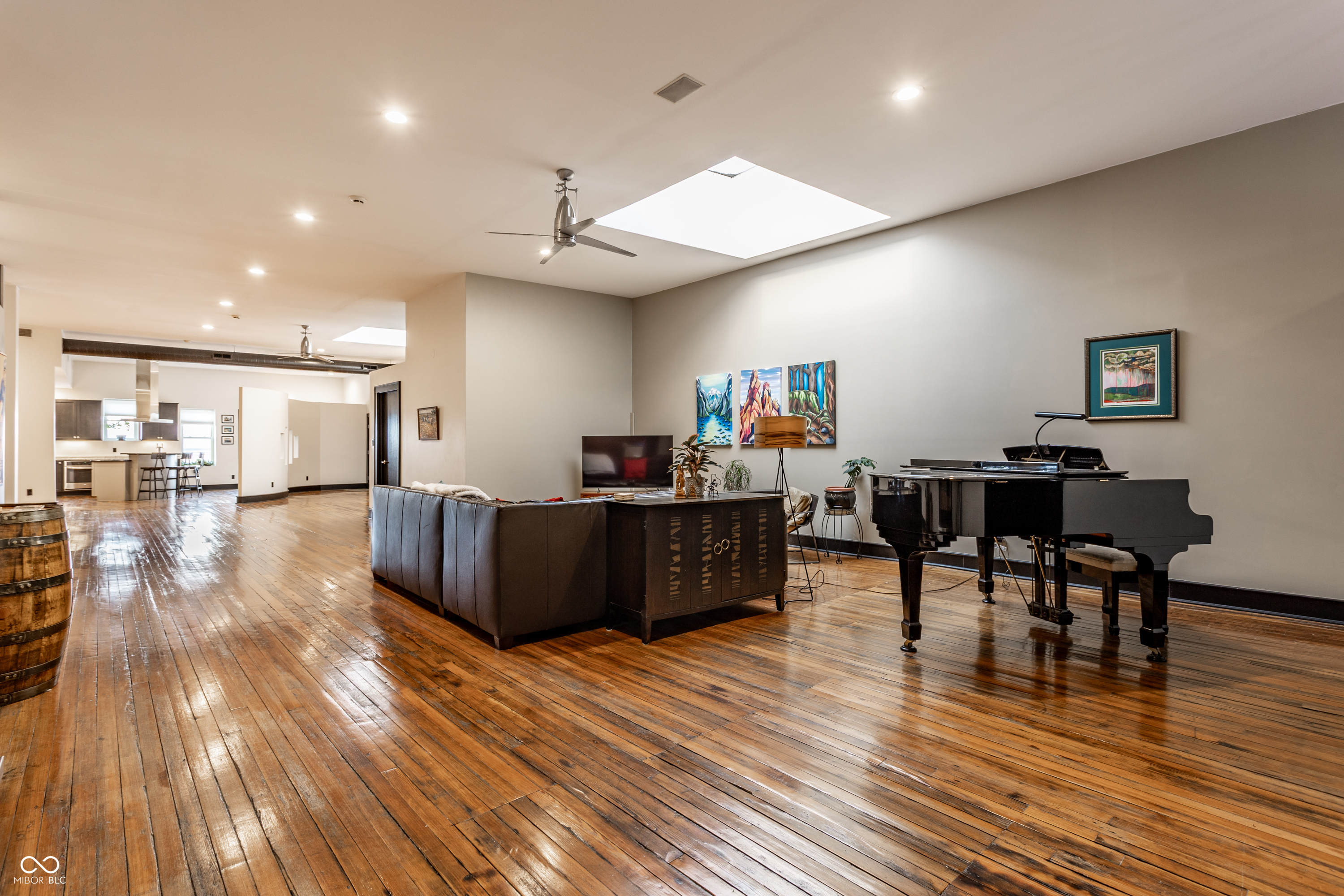 647 E 11th Street Unit: 4