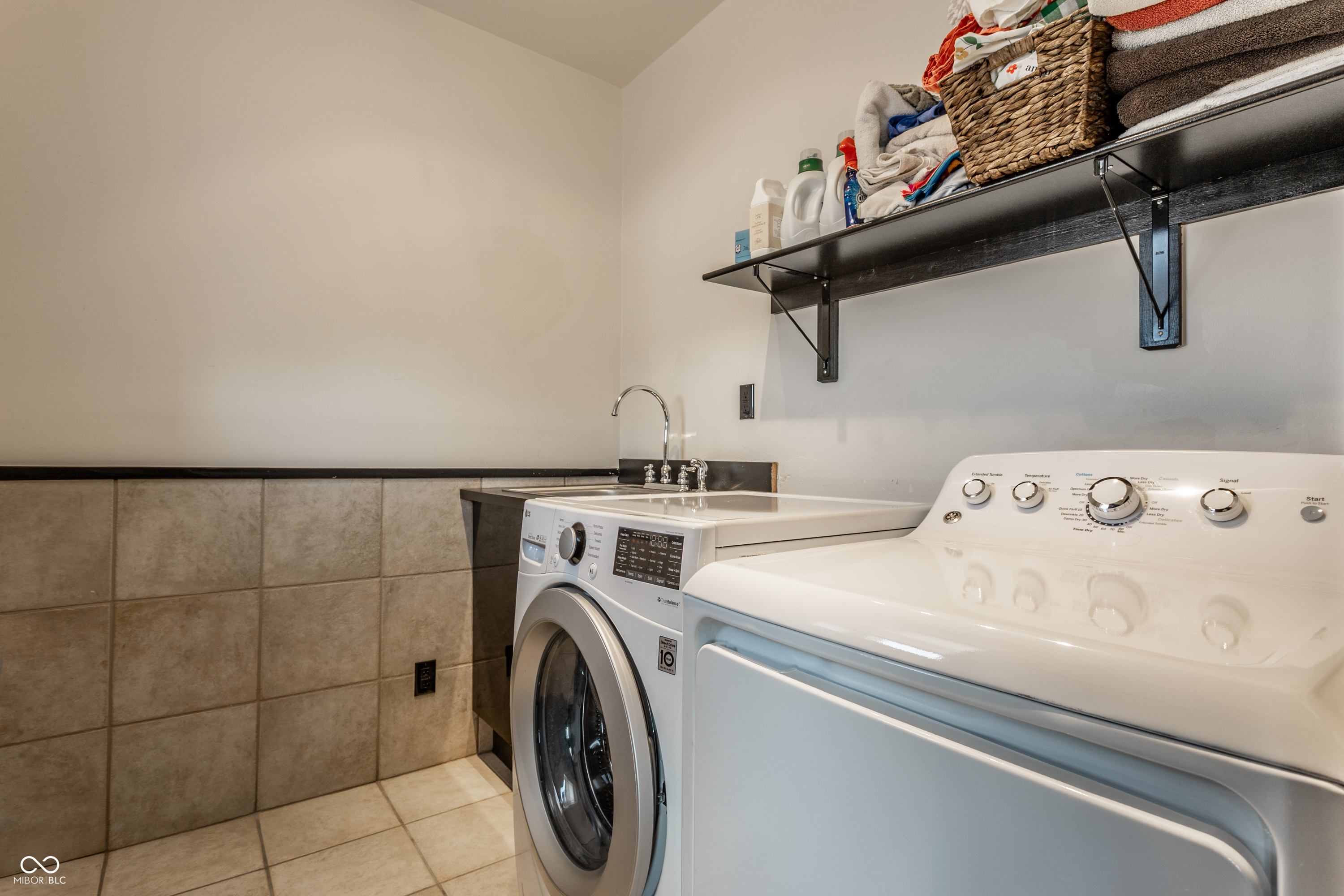 647 E 11th Street Unit: 4