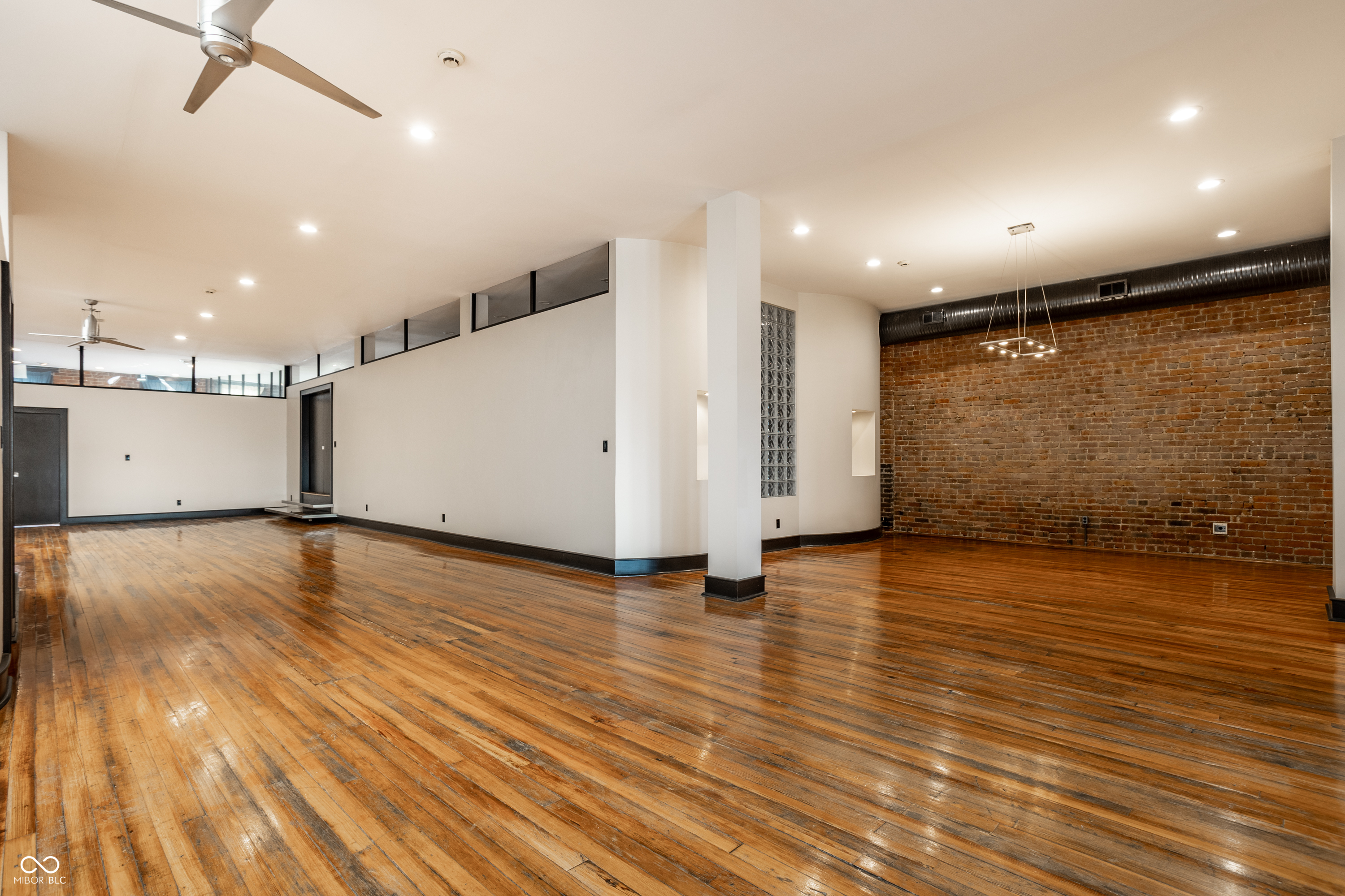 647 E 11th Street Unit: 4