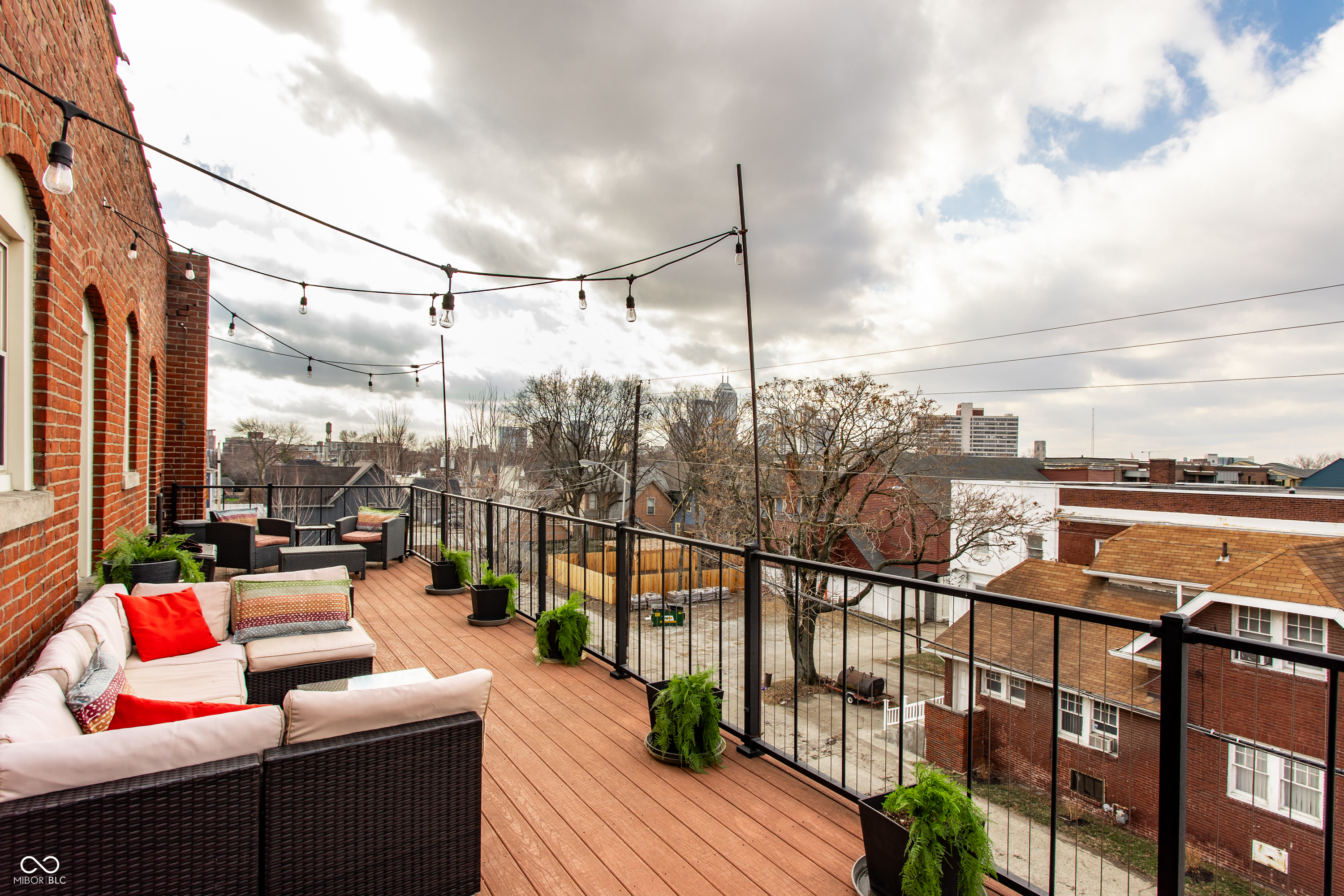 647 E 11th Street Unit: 4