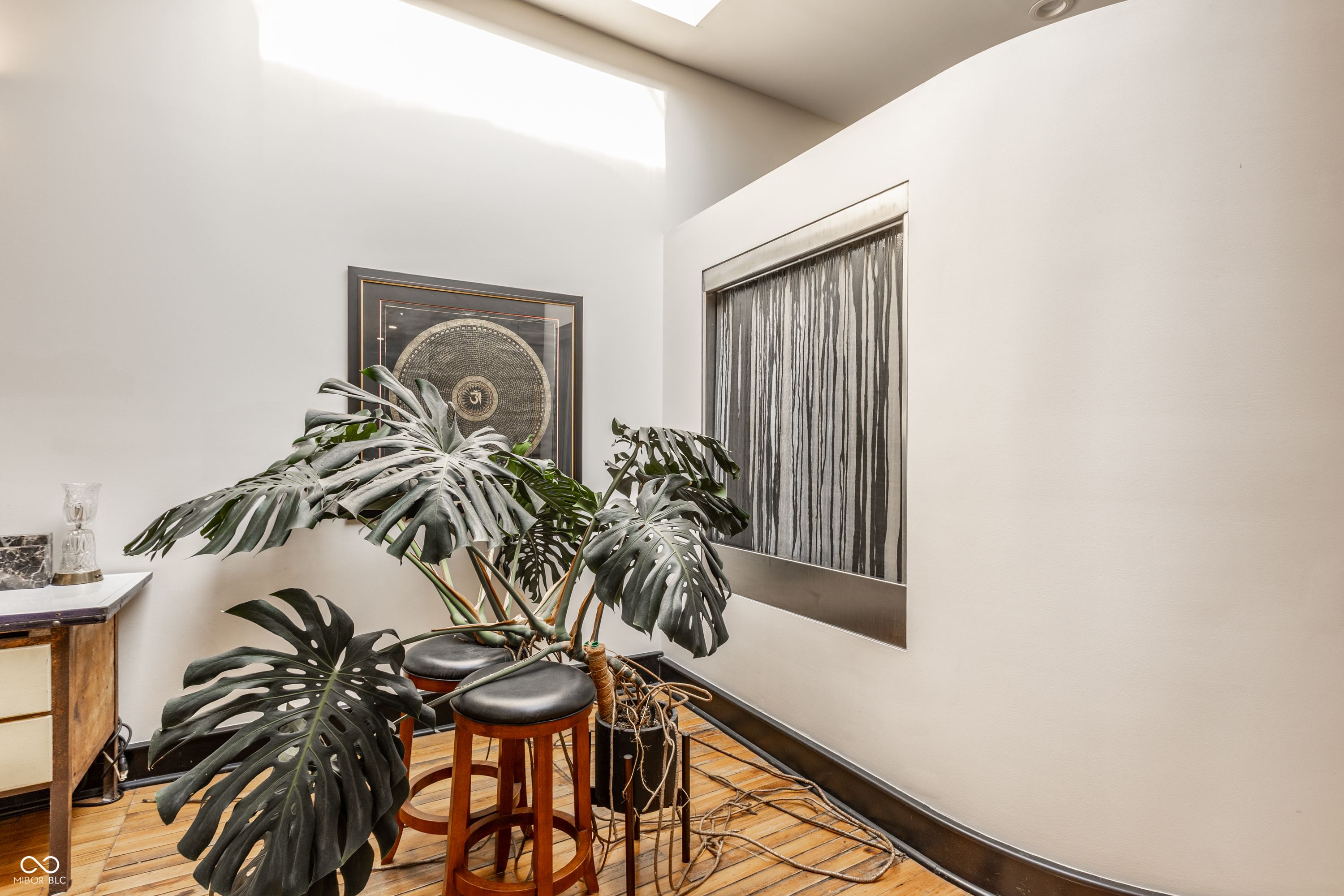 647 E 11th Street Unit: 4