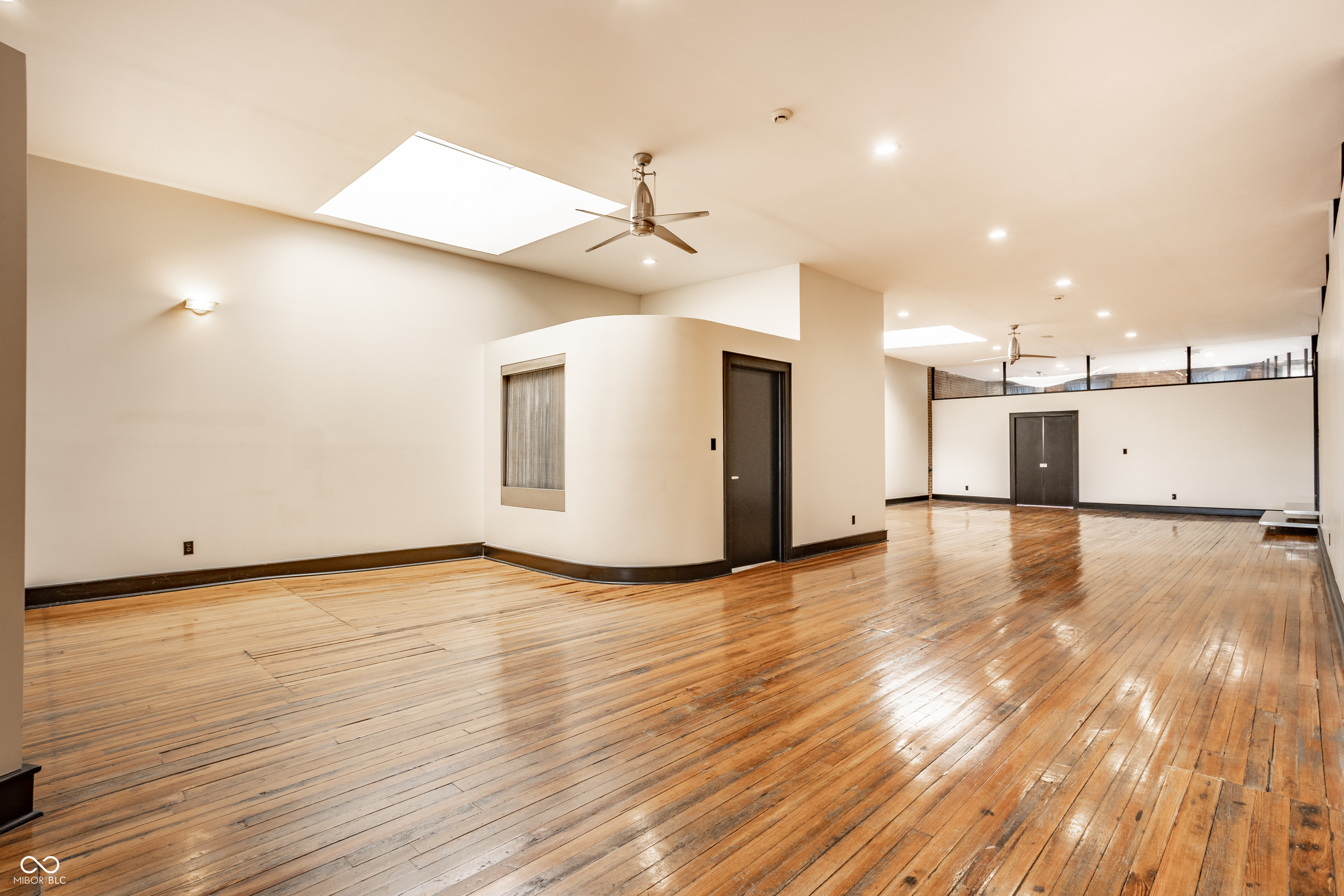 647 E 11th Street Unit: 4