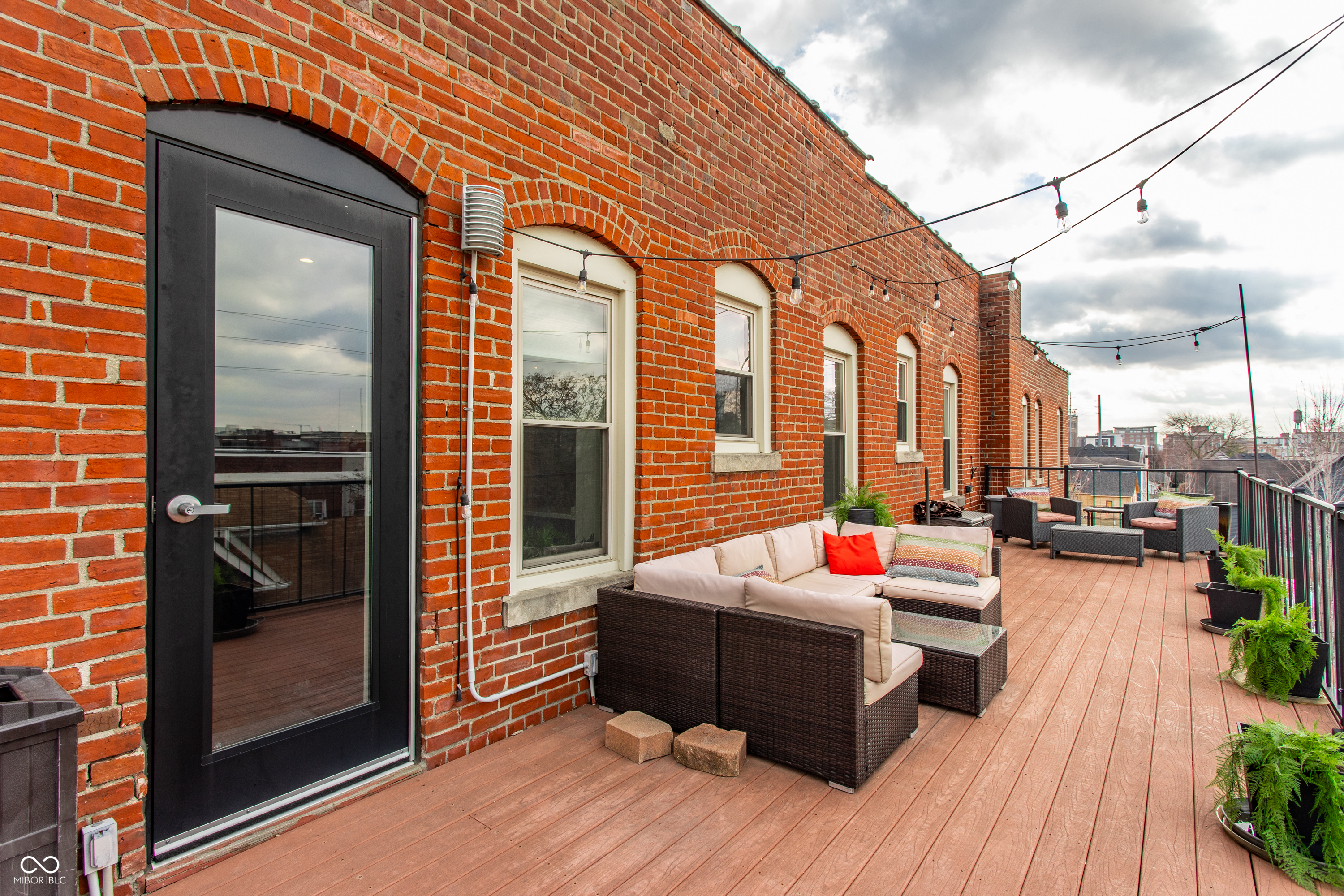647 E 11th Street Unit: 4