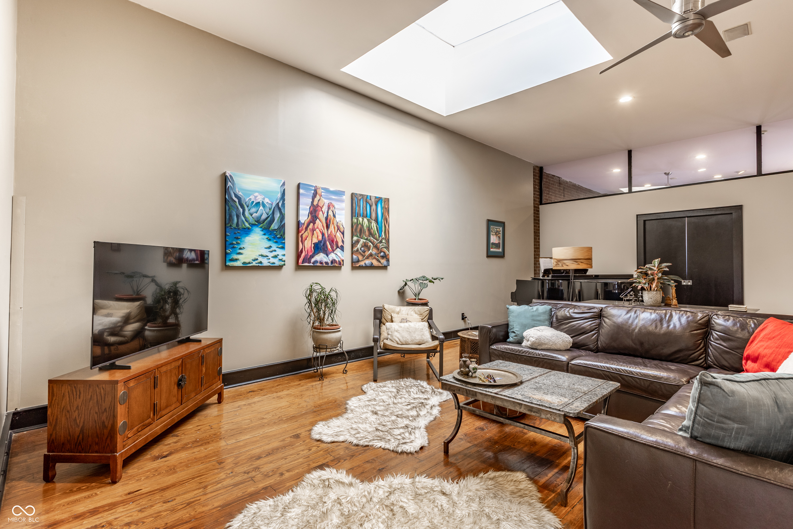 647 E 11th Street Unit: 4