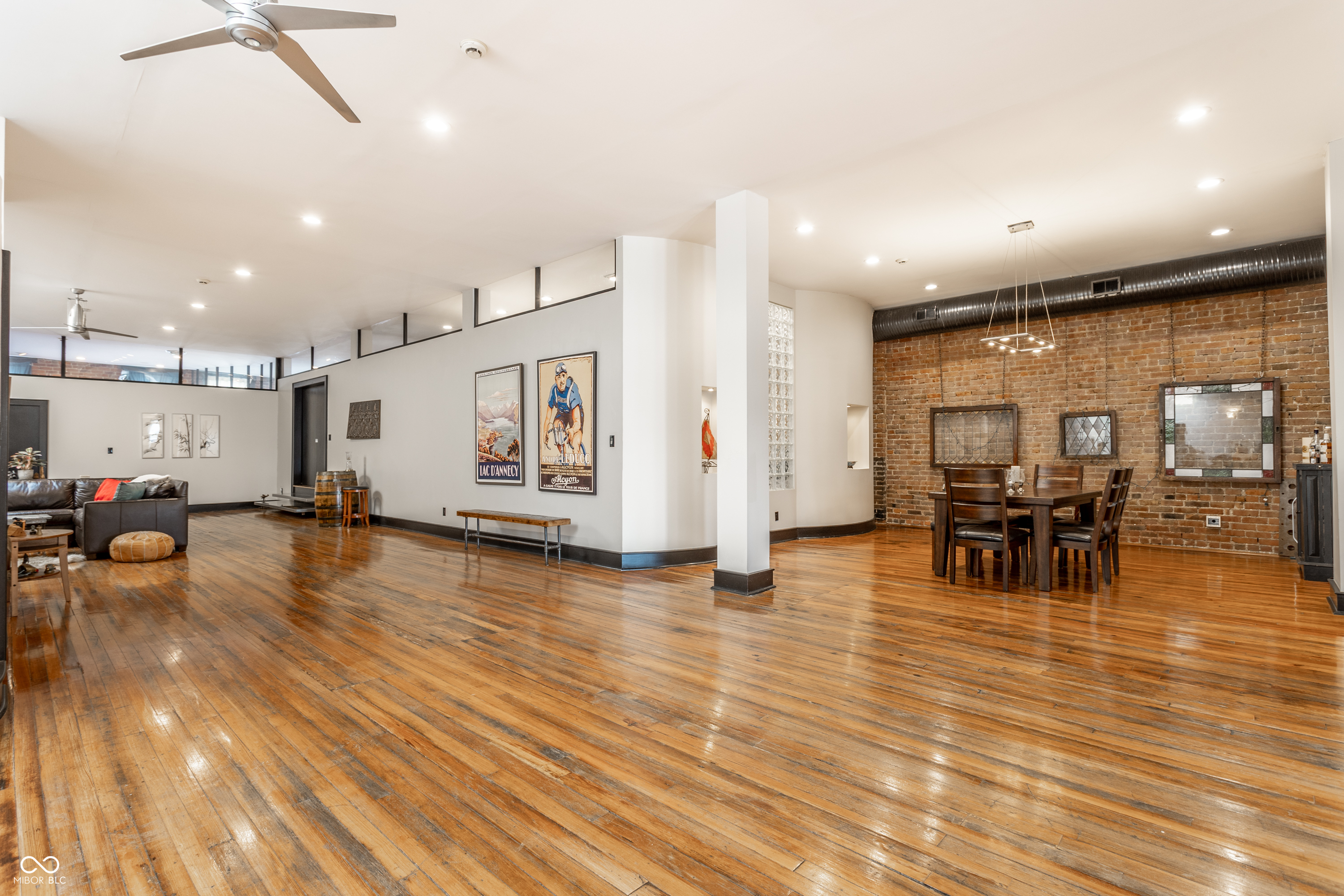 647 E 11th Street Unit: 4