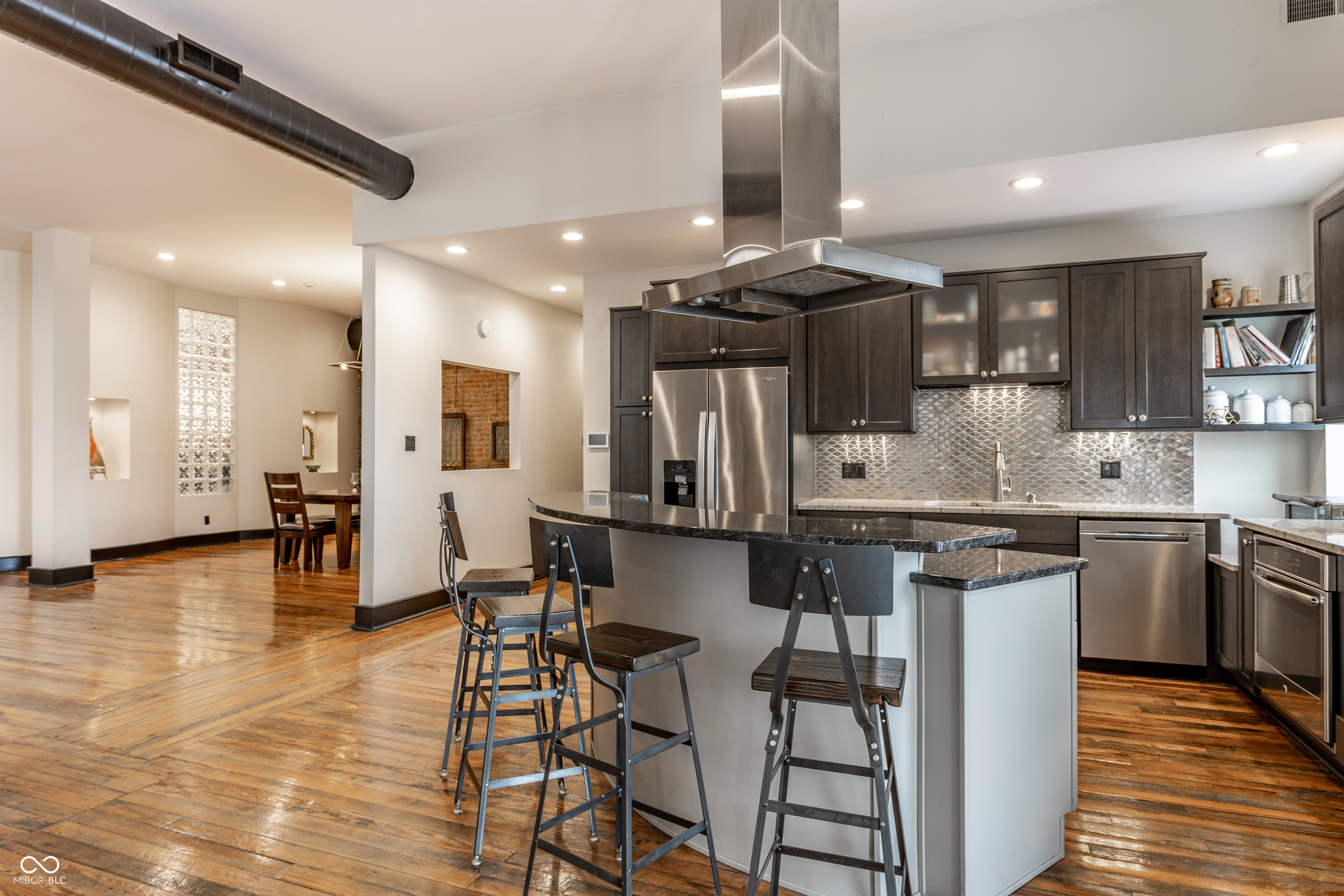 647 E 11th Street Unit: 4