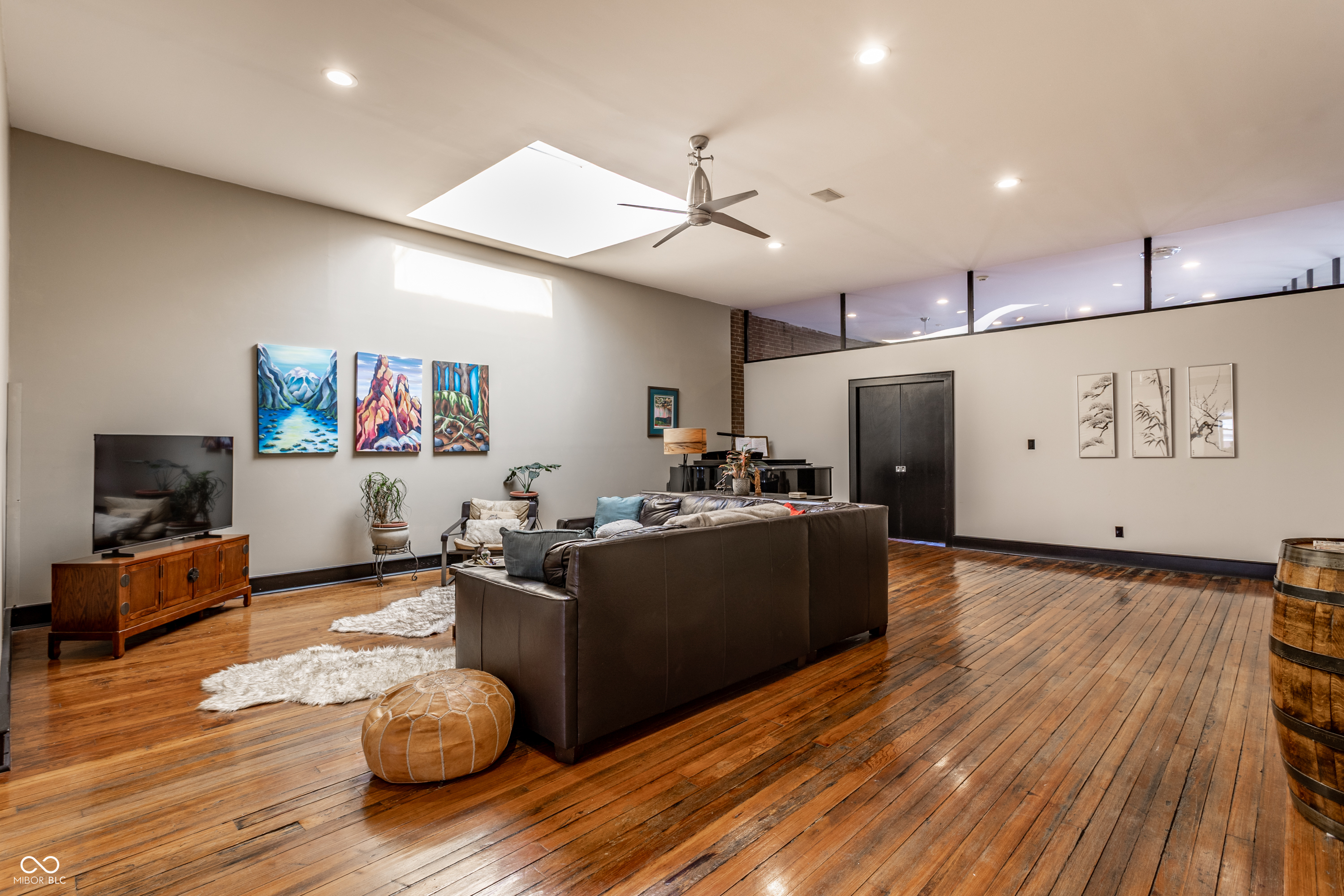 647 E 11th Street Unit: 4