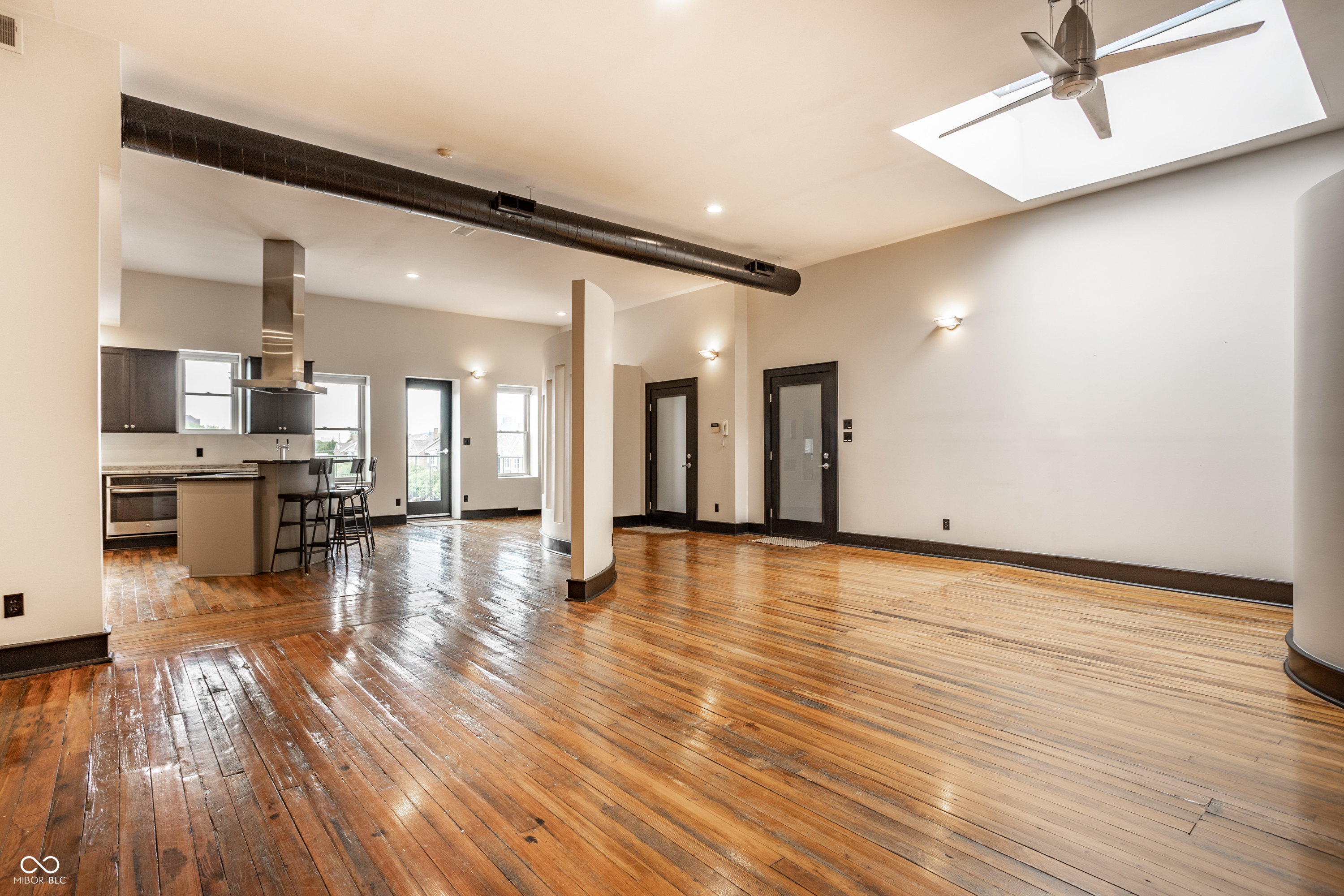 647 E 11th Street Unit: 4