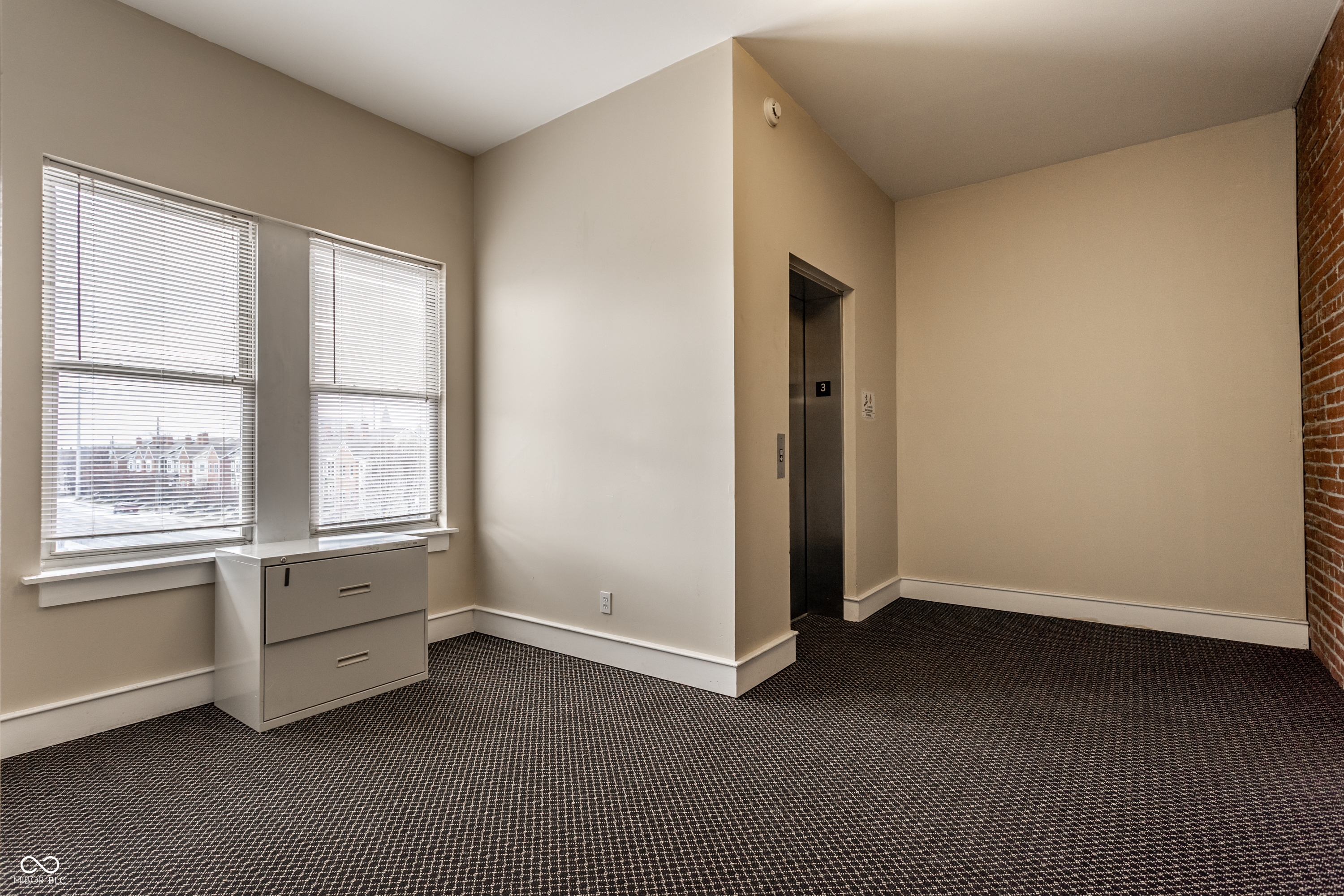 647 E 11th Street Unit: 4