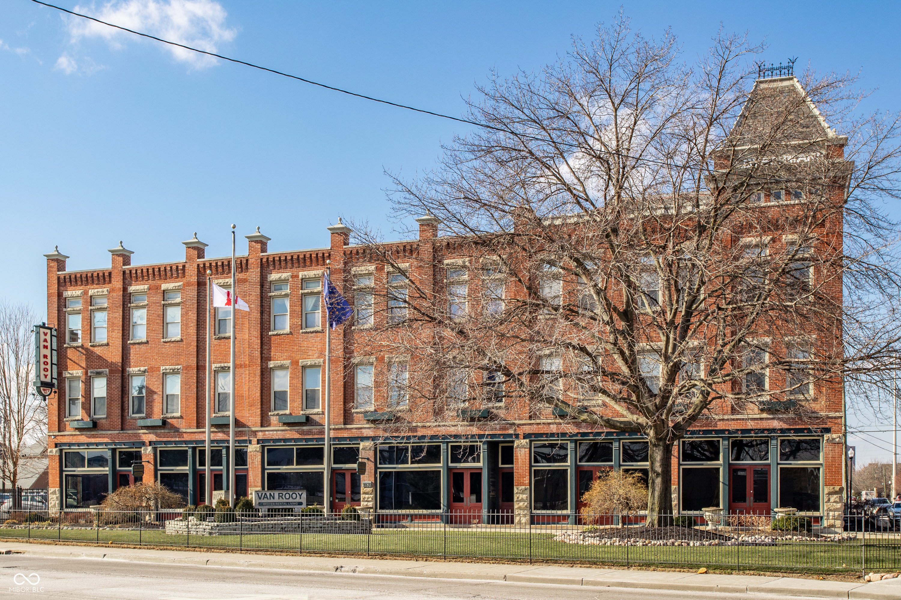 647 E 11th Street Unit: 4