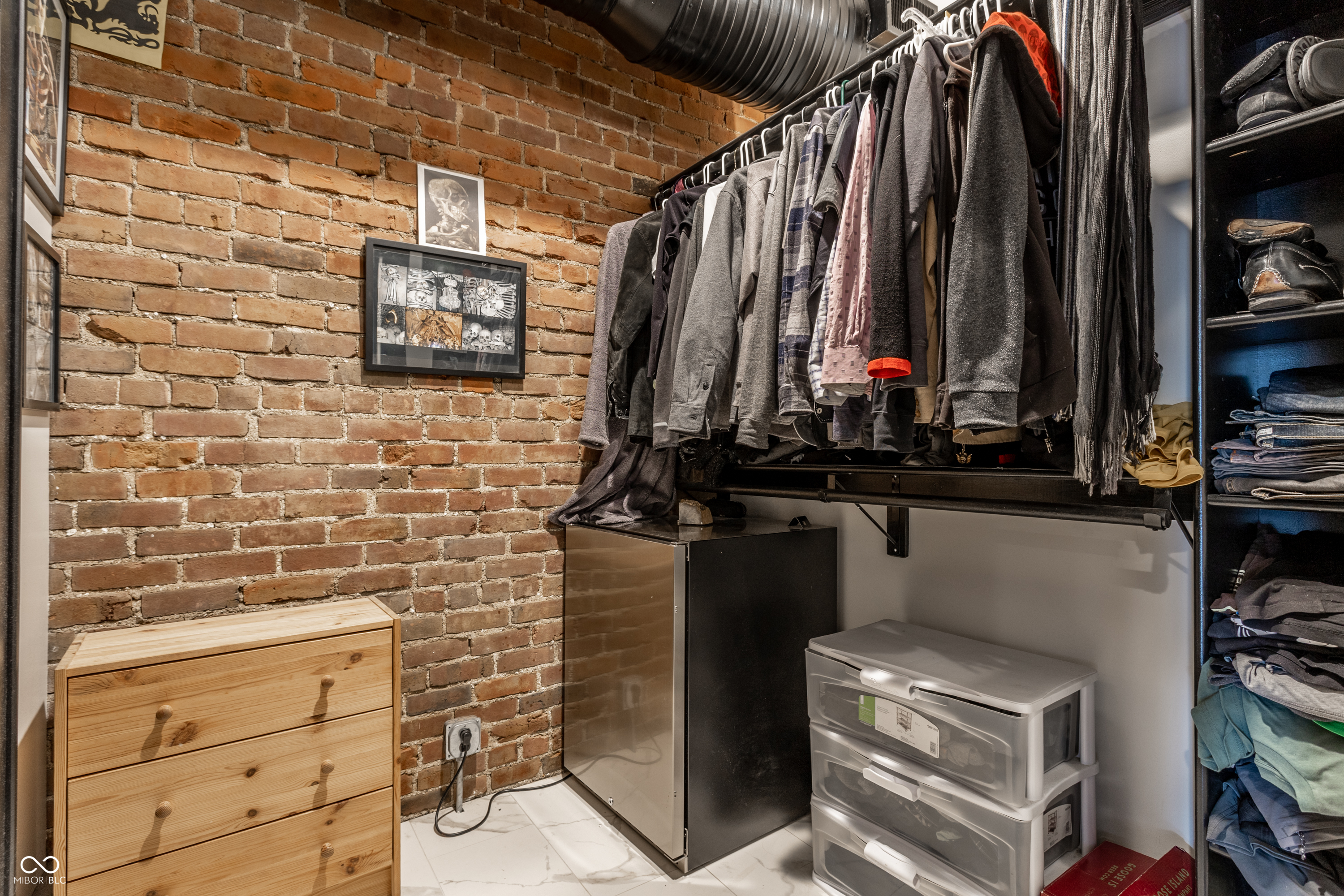 647 E 11th Street Unit: 4