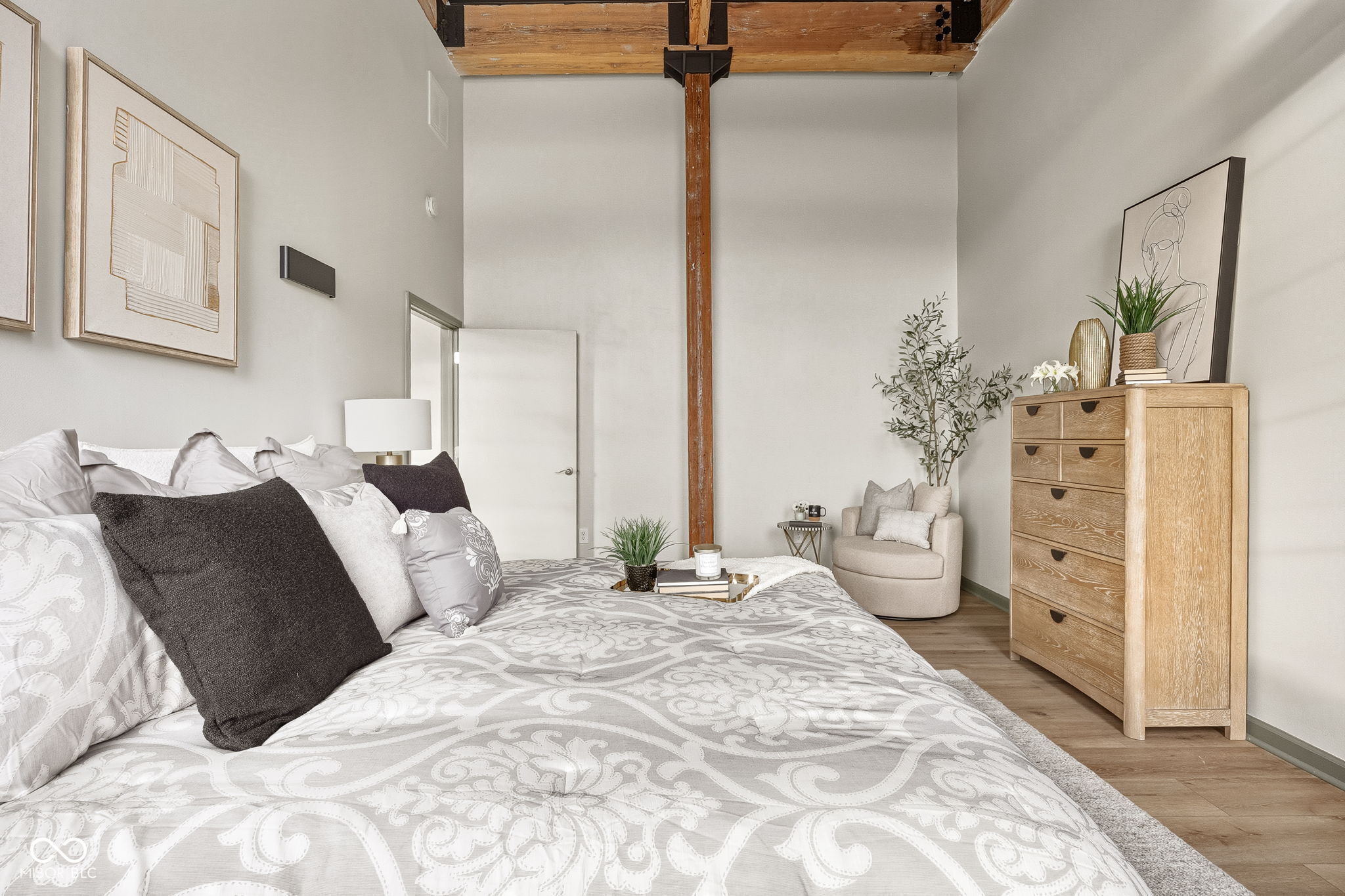 630 N College Avenue Unit: 408