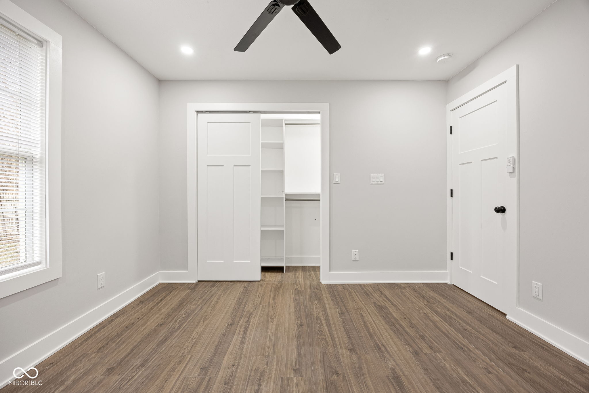 4156 W Bertha