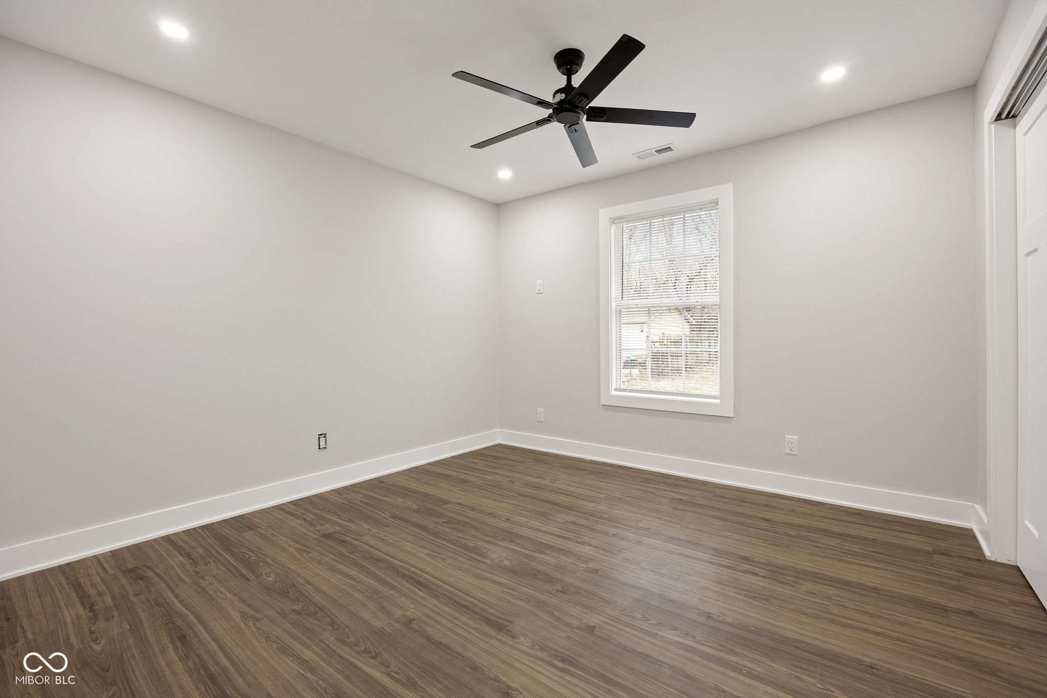 4156 W Bertha