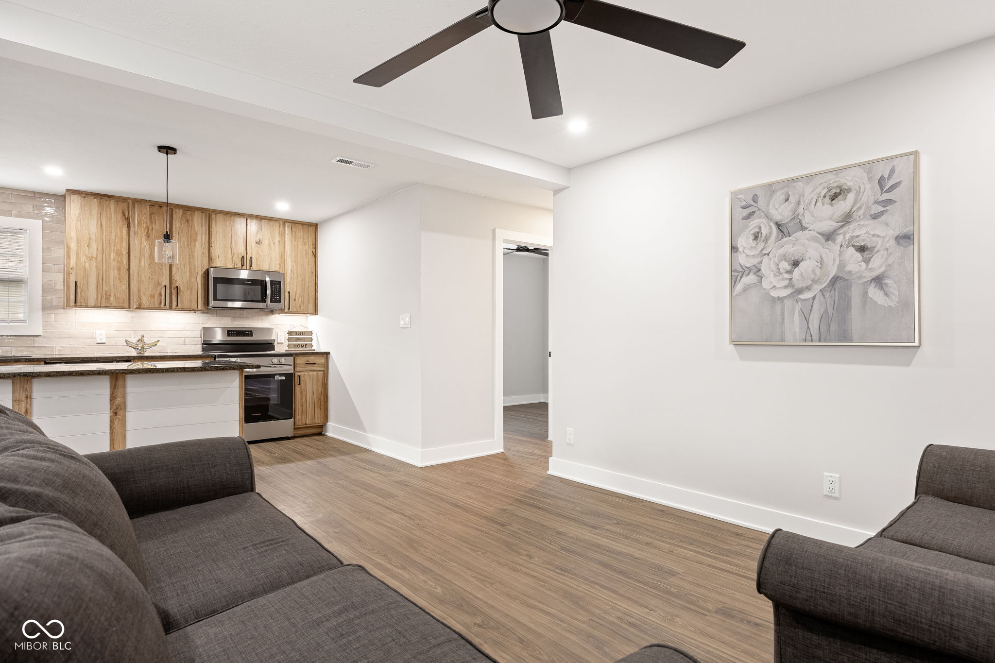 4156 W Bertha