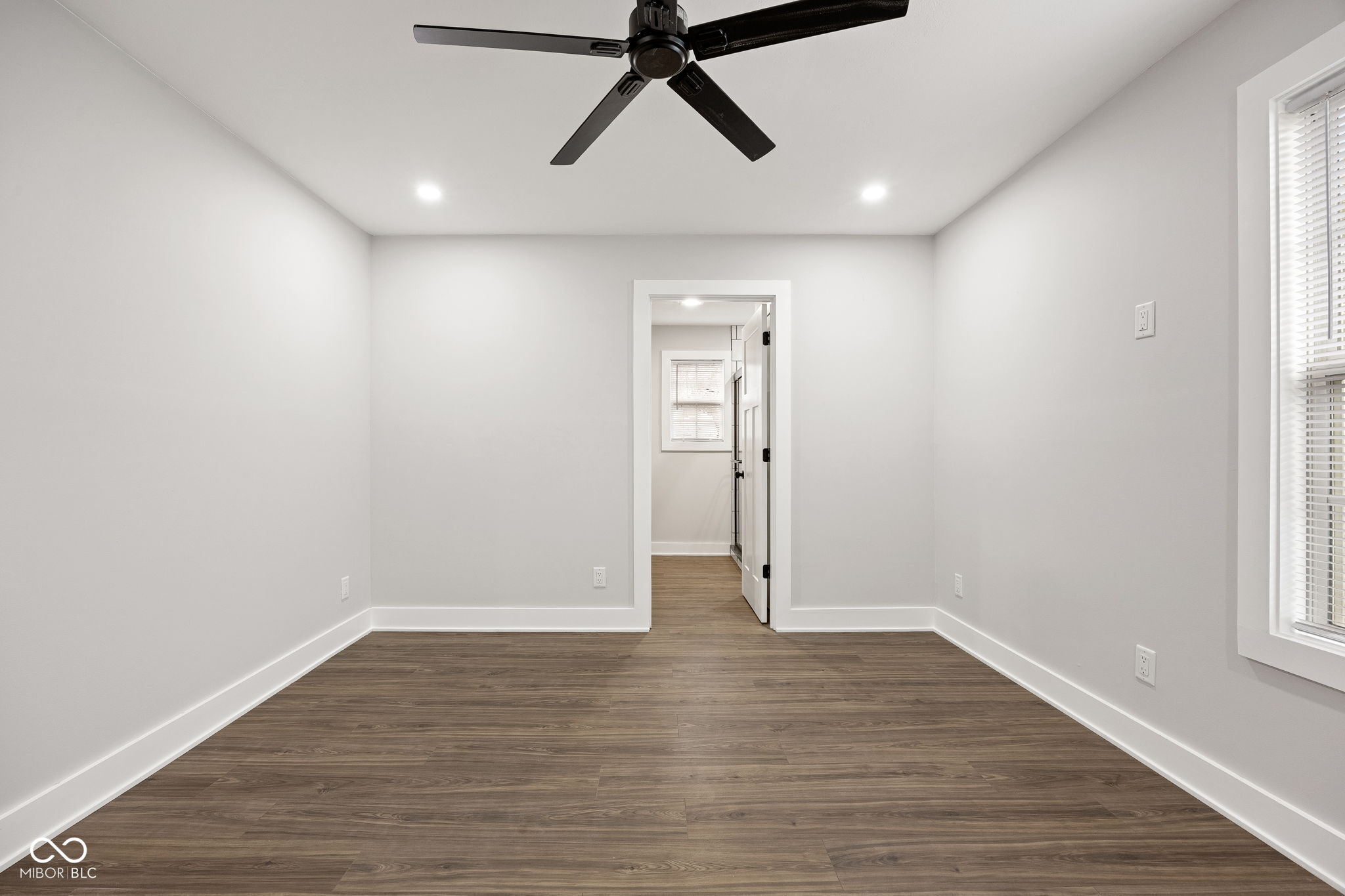 4156 W Bertha