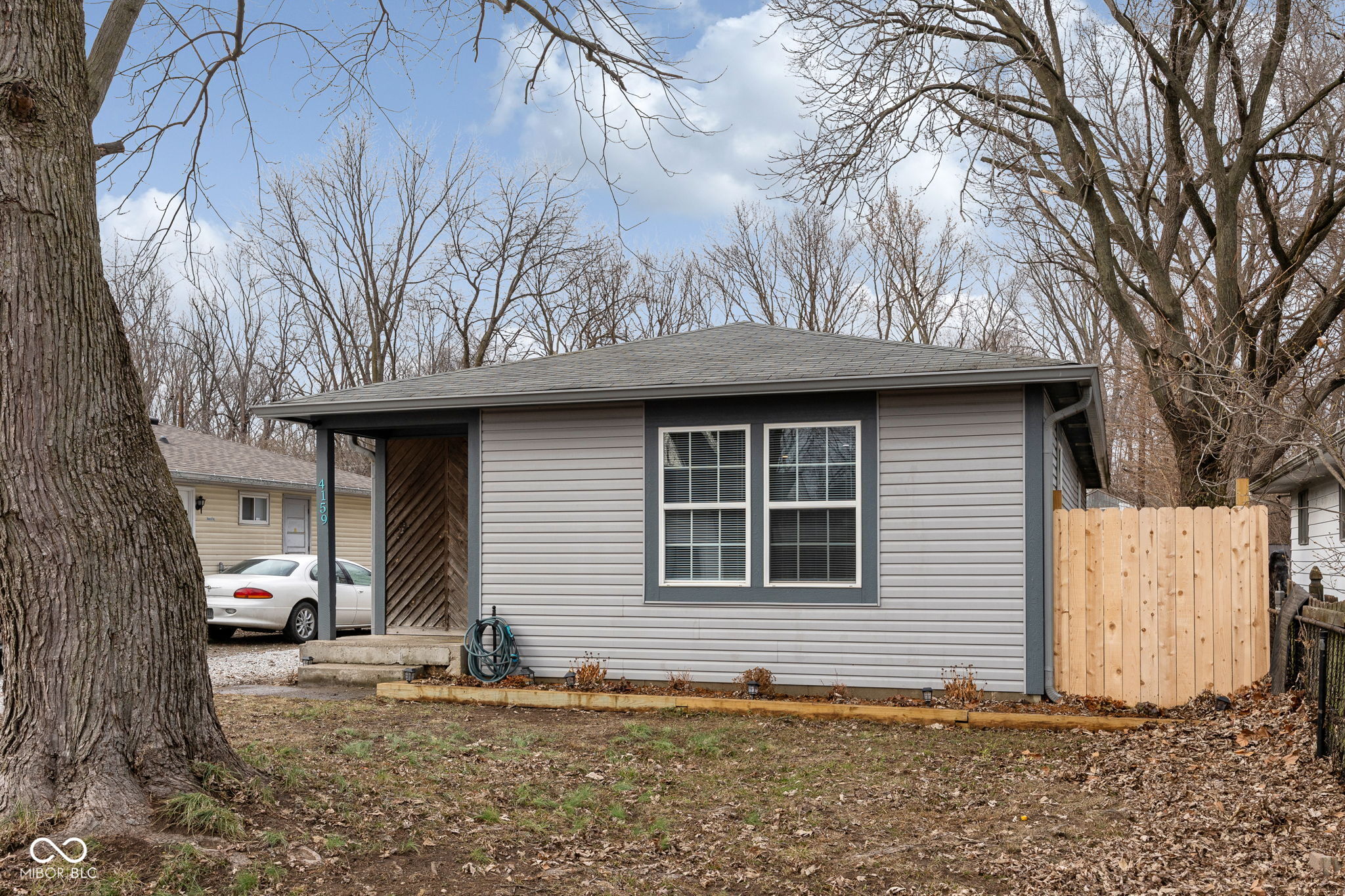 4156 W Bertha