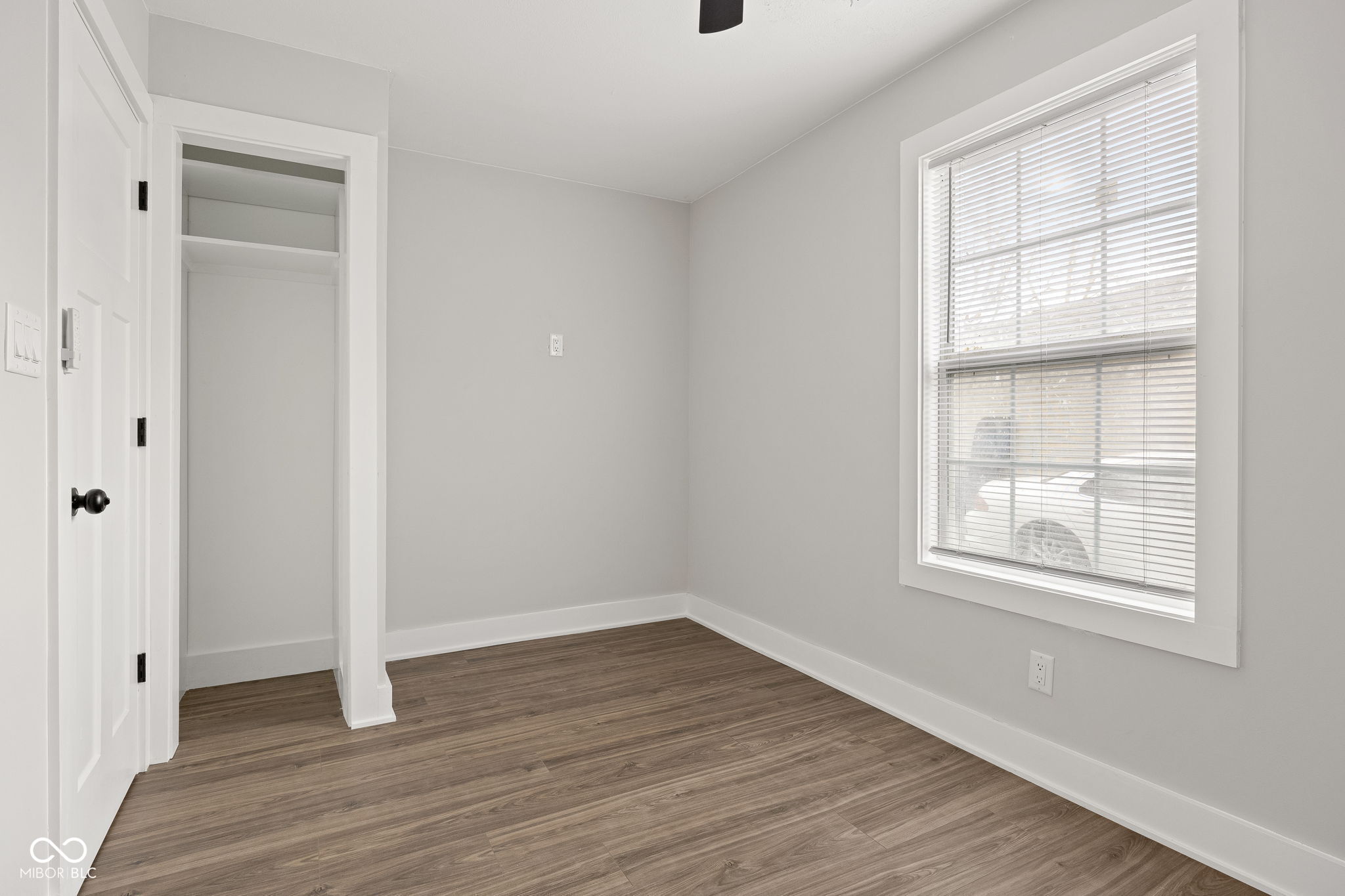 4156 W Bertha