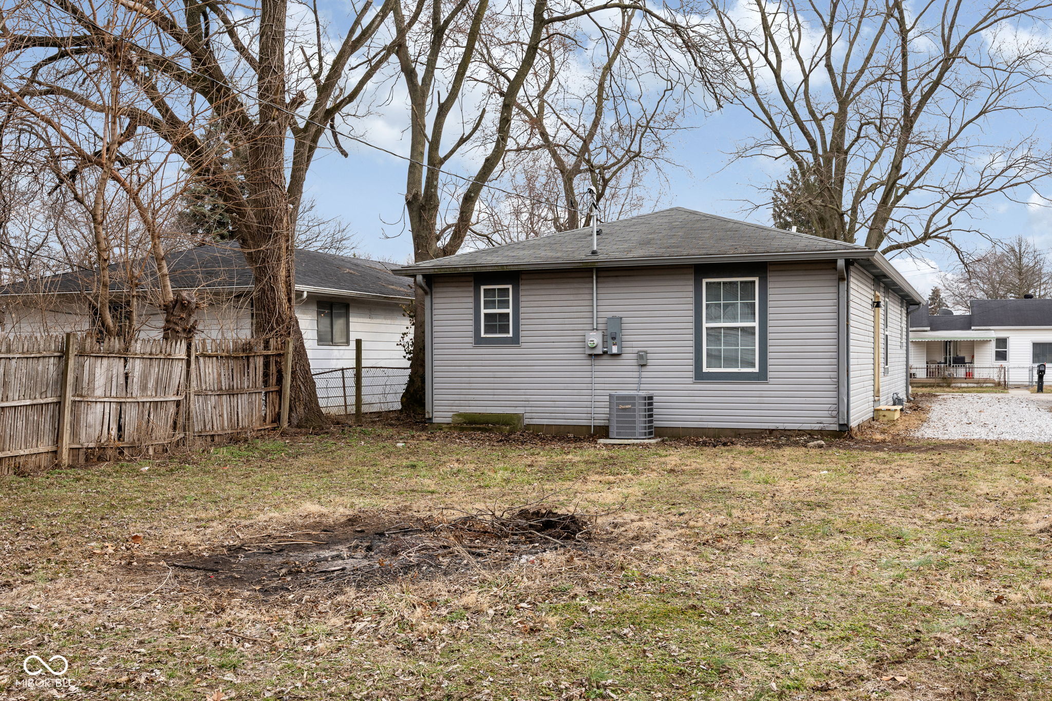 4156 W Bertha