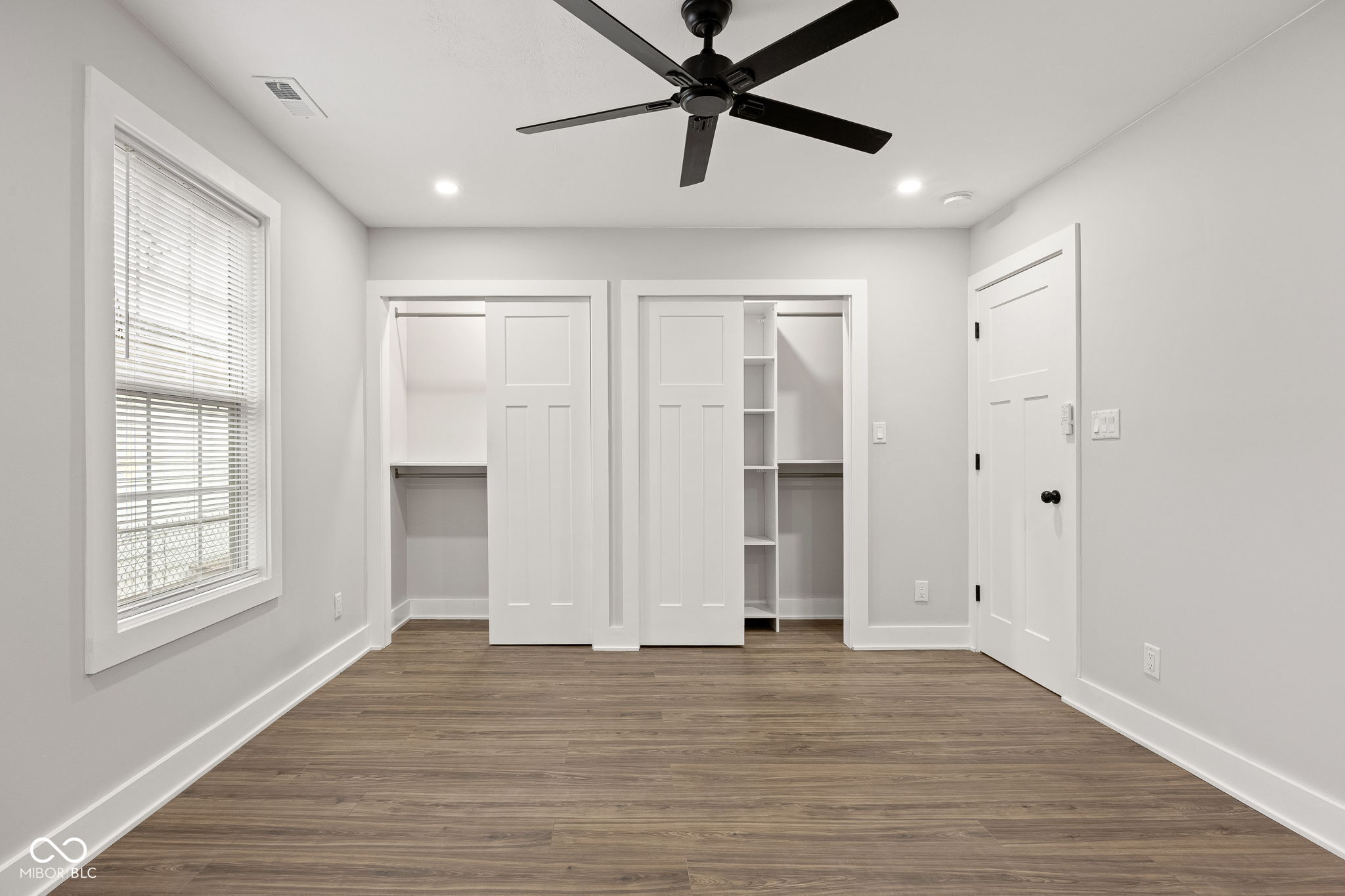 4156 W Bertha