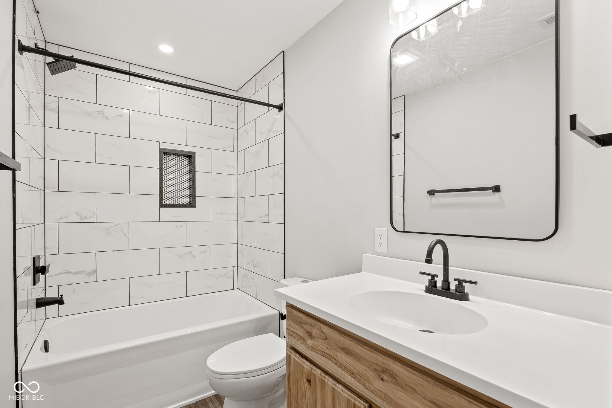 4156 W Bertha