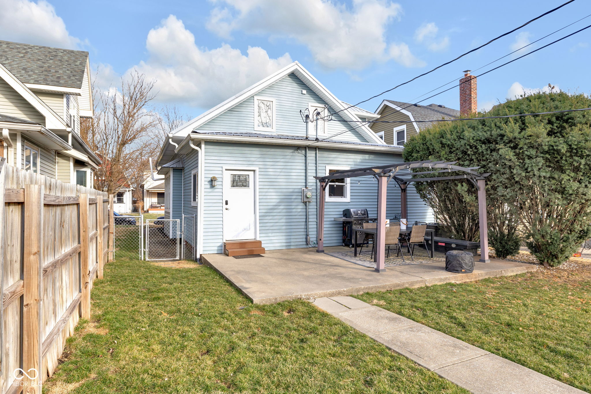 1414 Leonard Street