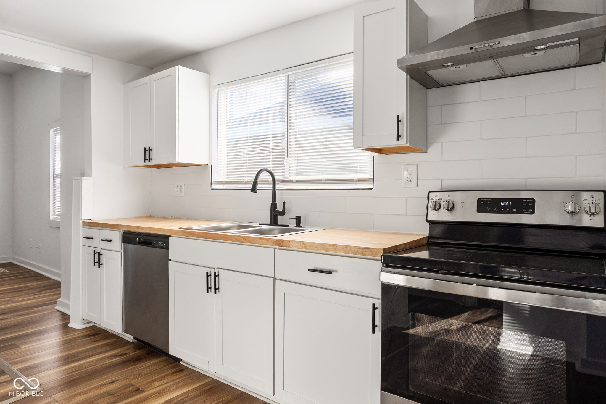 4018 Boulevard Place