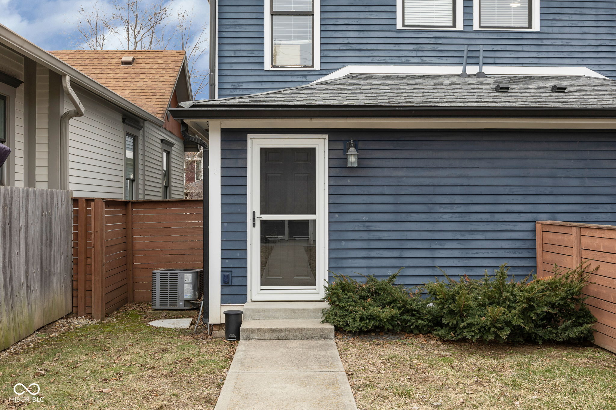 1633-1635 N New Jersey Street