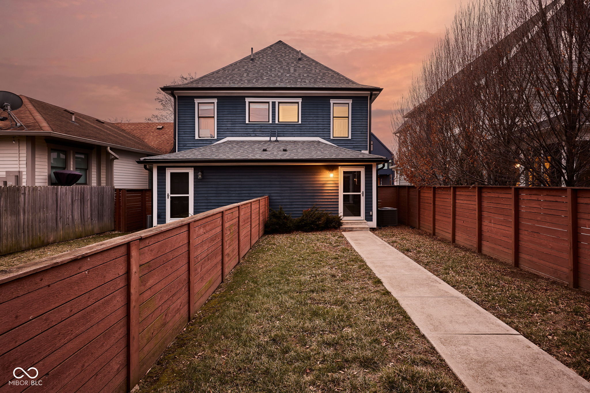 1633-1635 N New Jersey Street