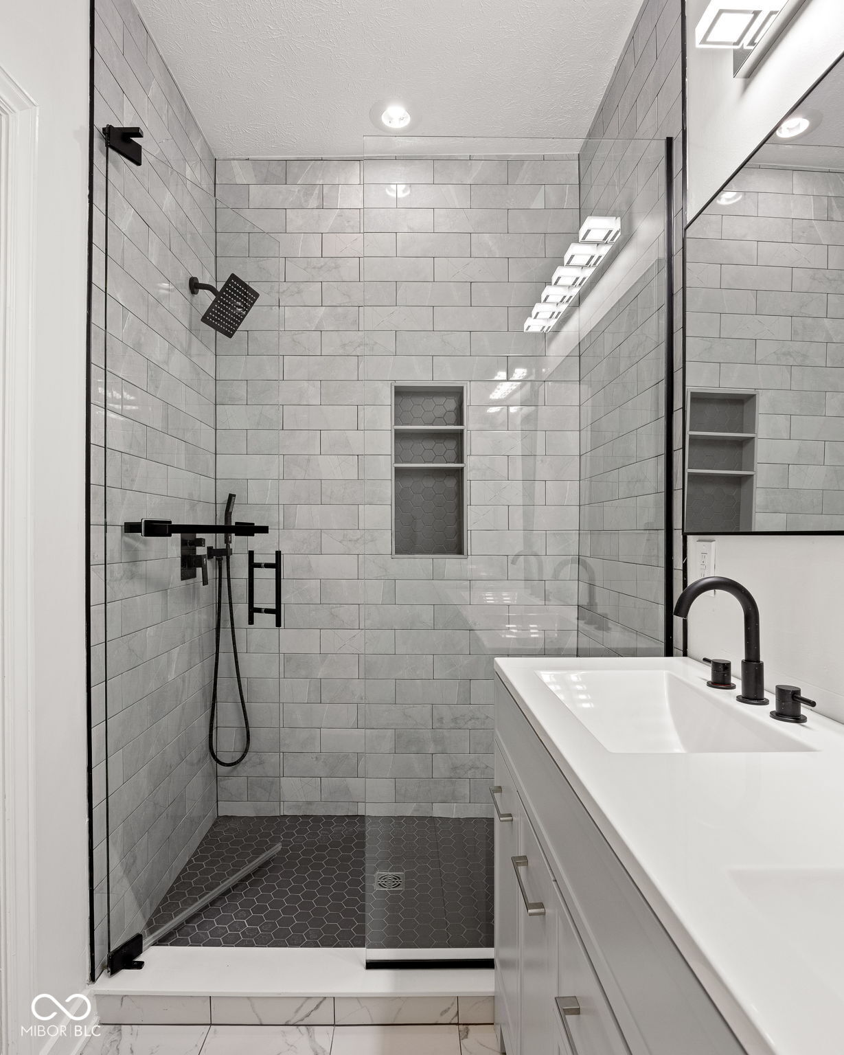 1633 N New Jersey Street