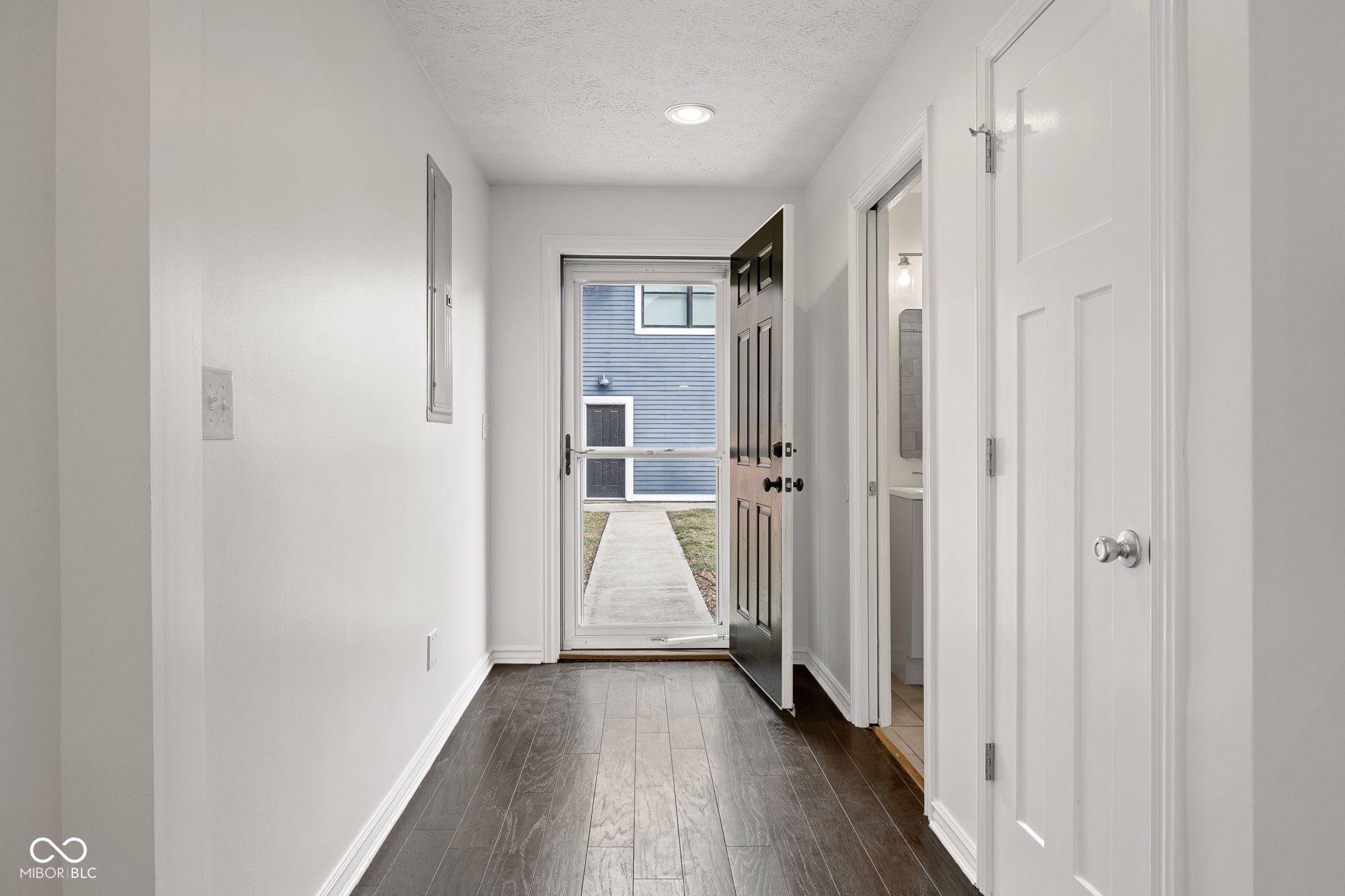 1633 N New Jersey Street