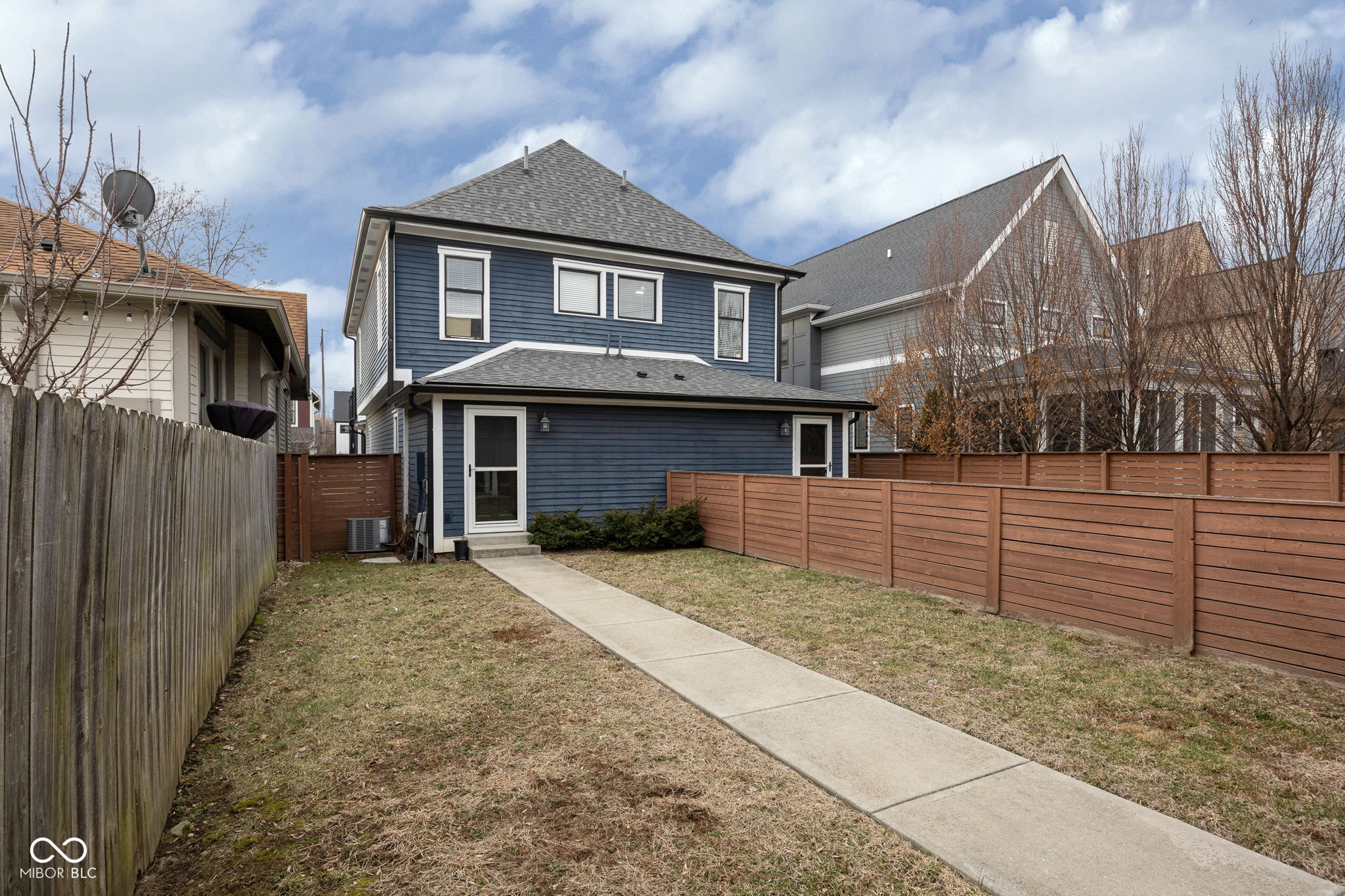 1633 N New Jersey Street