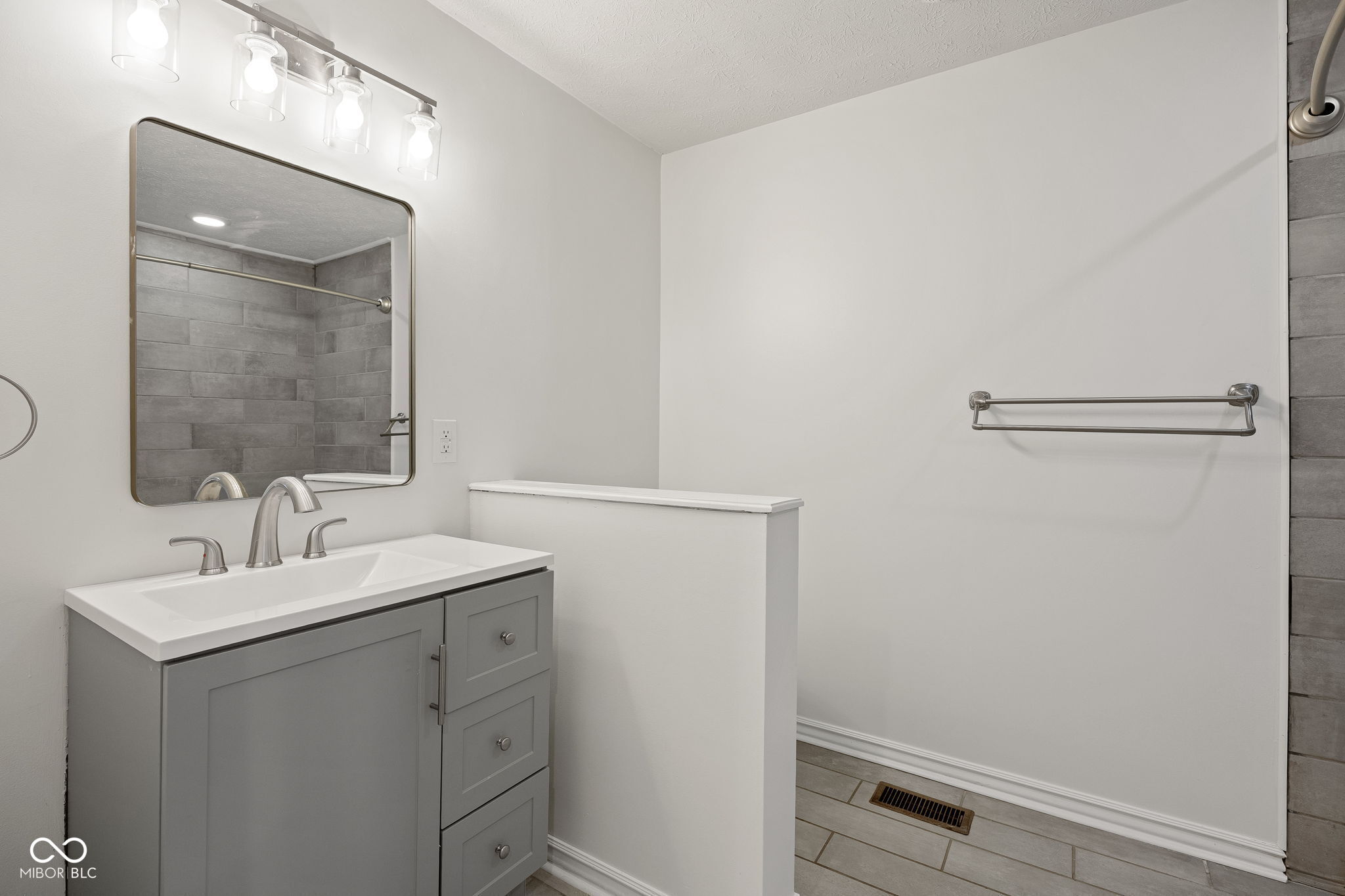 1633 N New Jersey Street