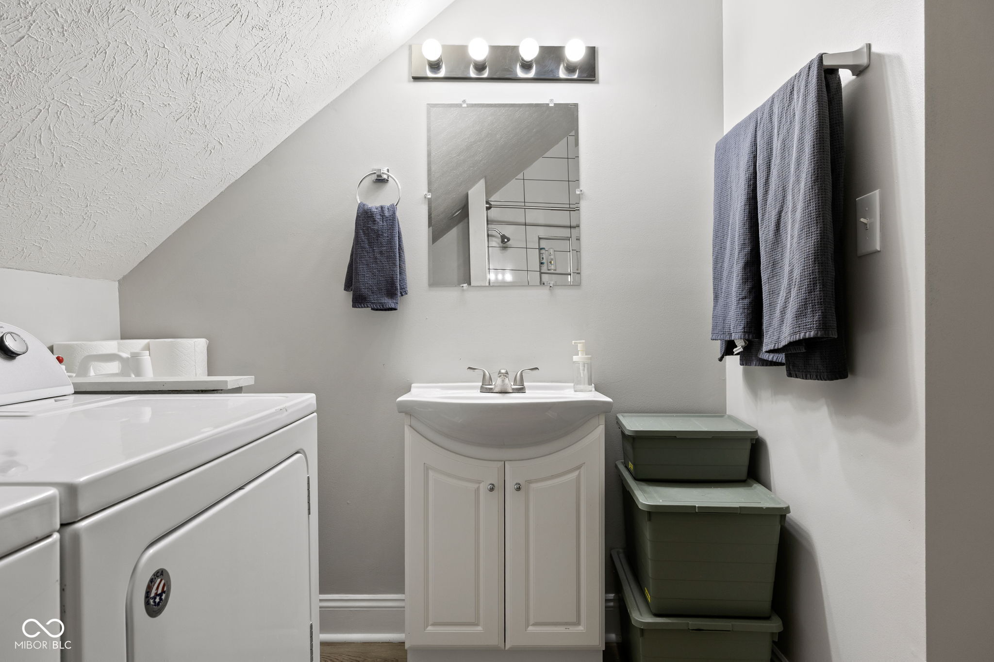 2045 N Broadway Street