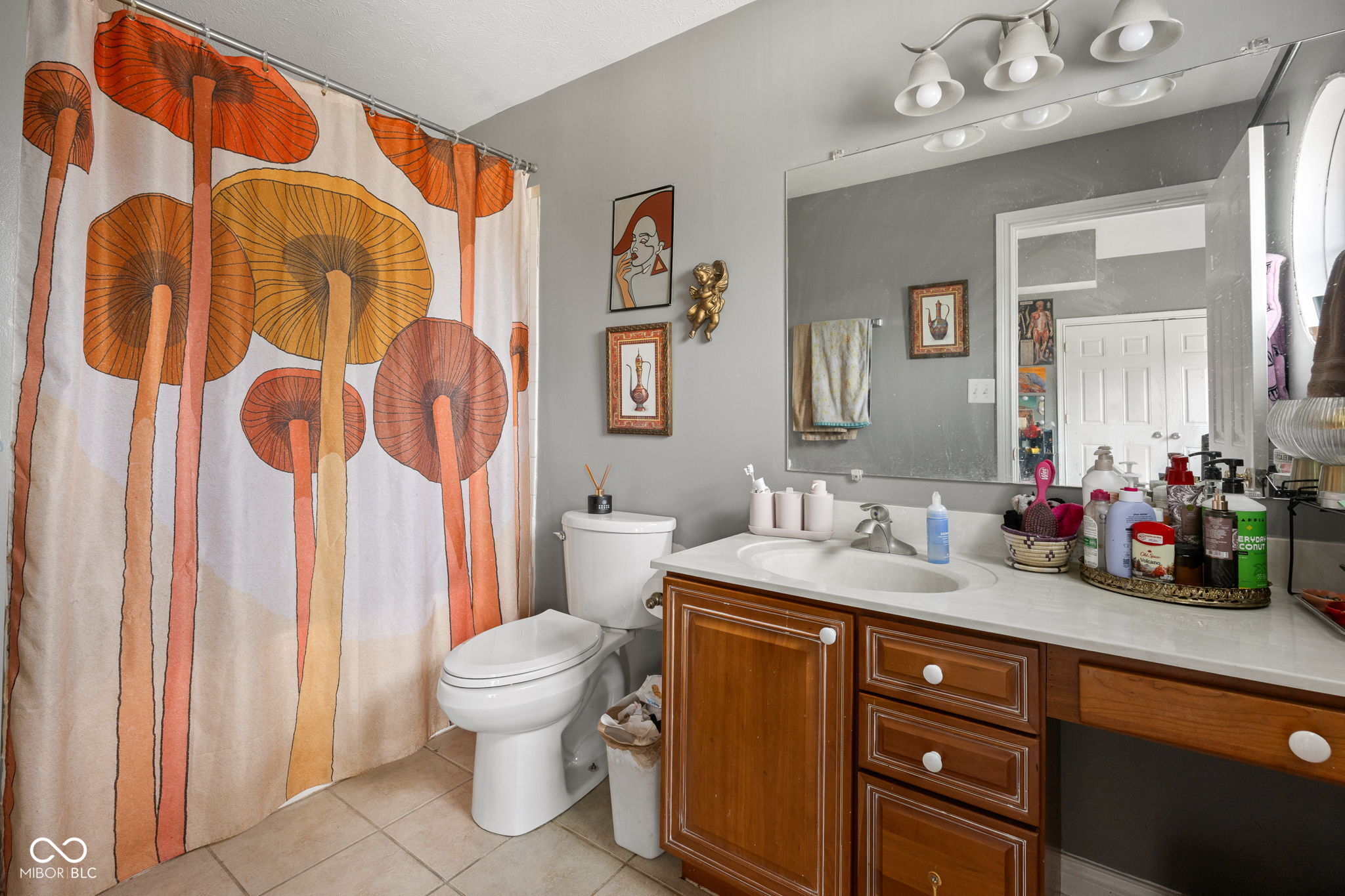 2045 N Broadway Street