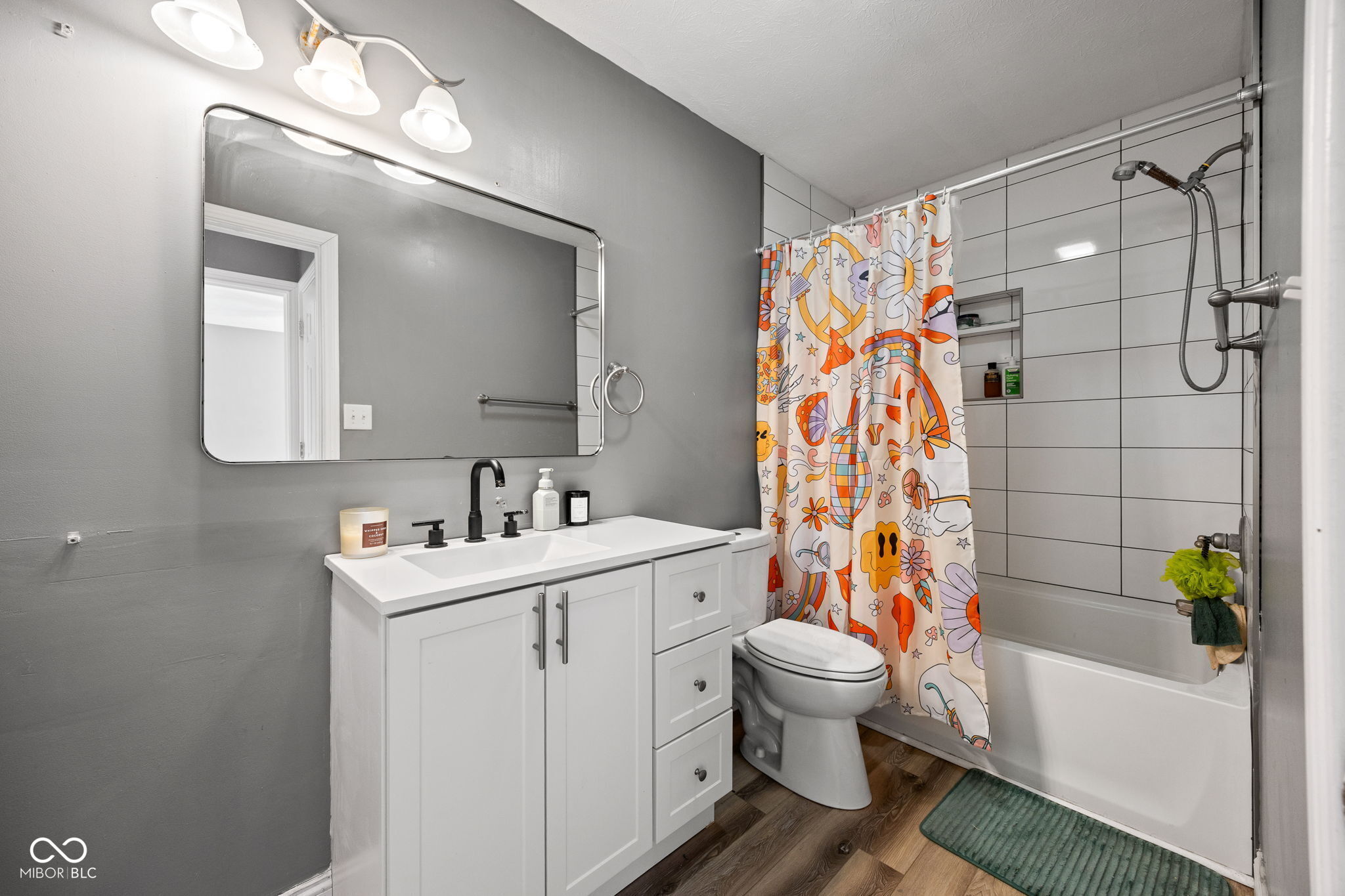 2045 N Broadway Street