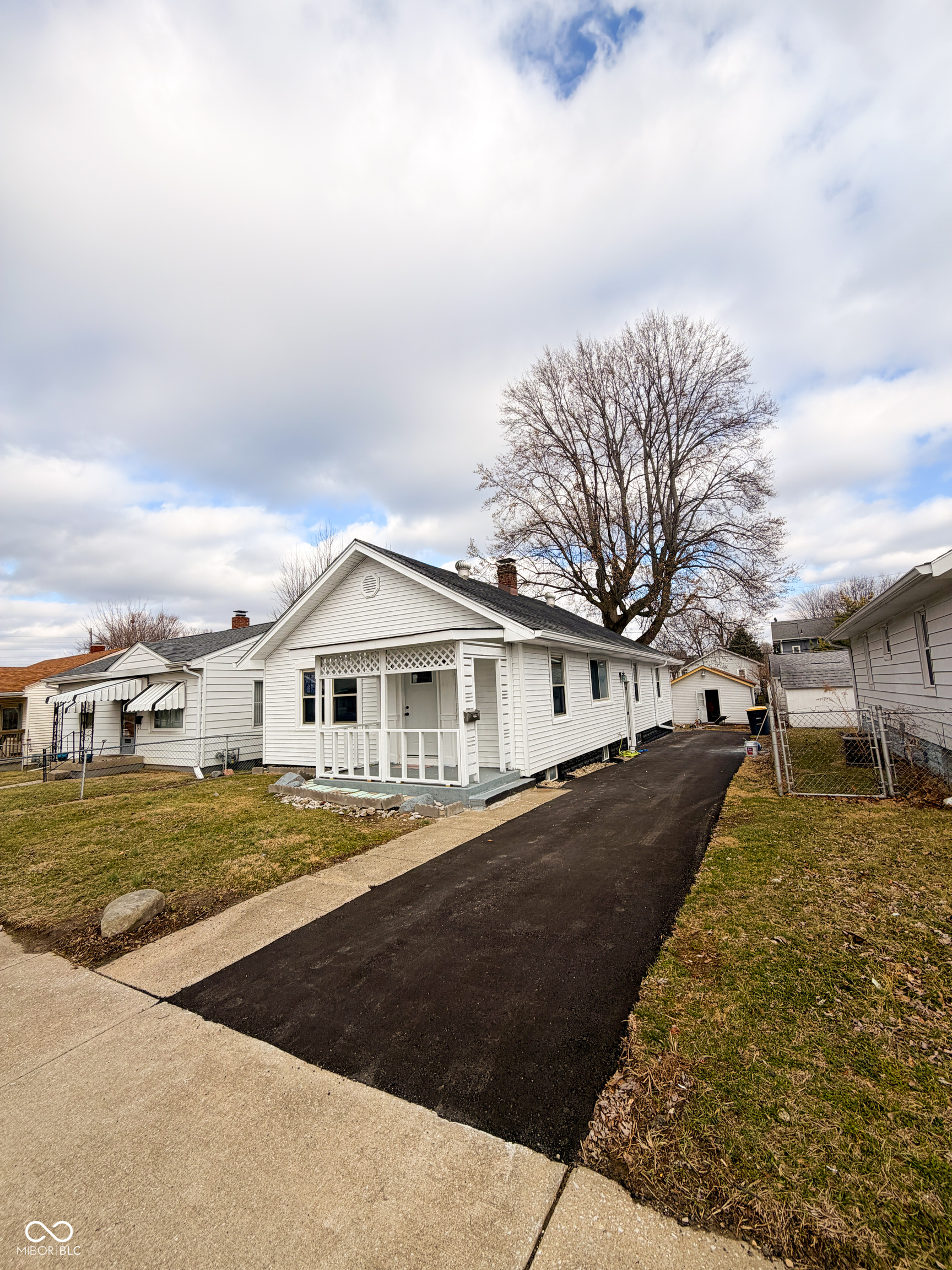 61 N 8th Avenue