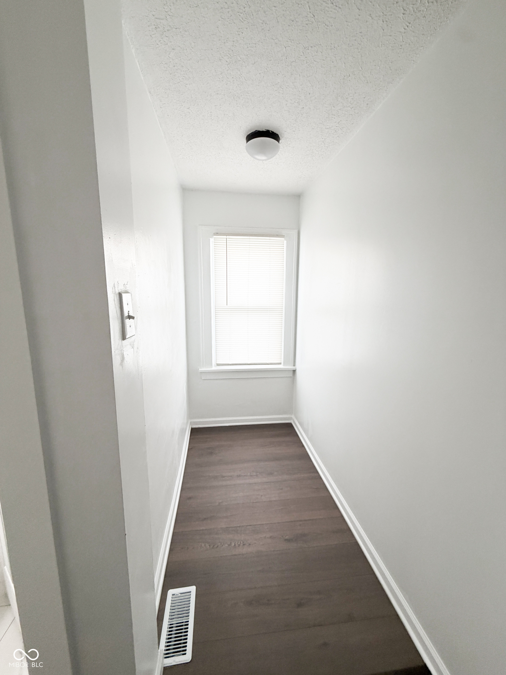 61 N 8th Avenue