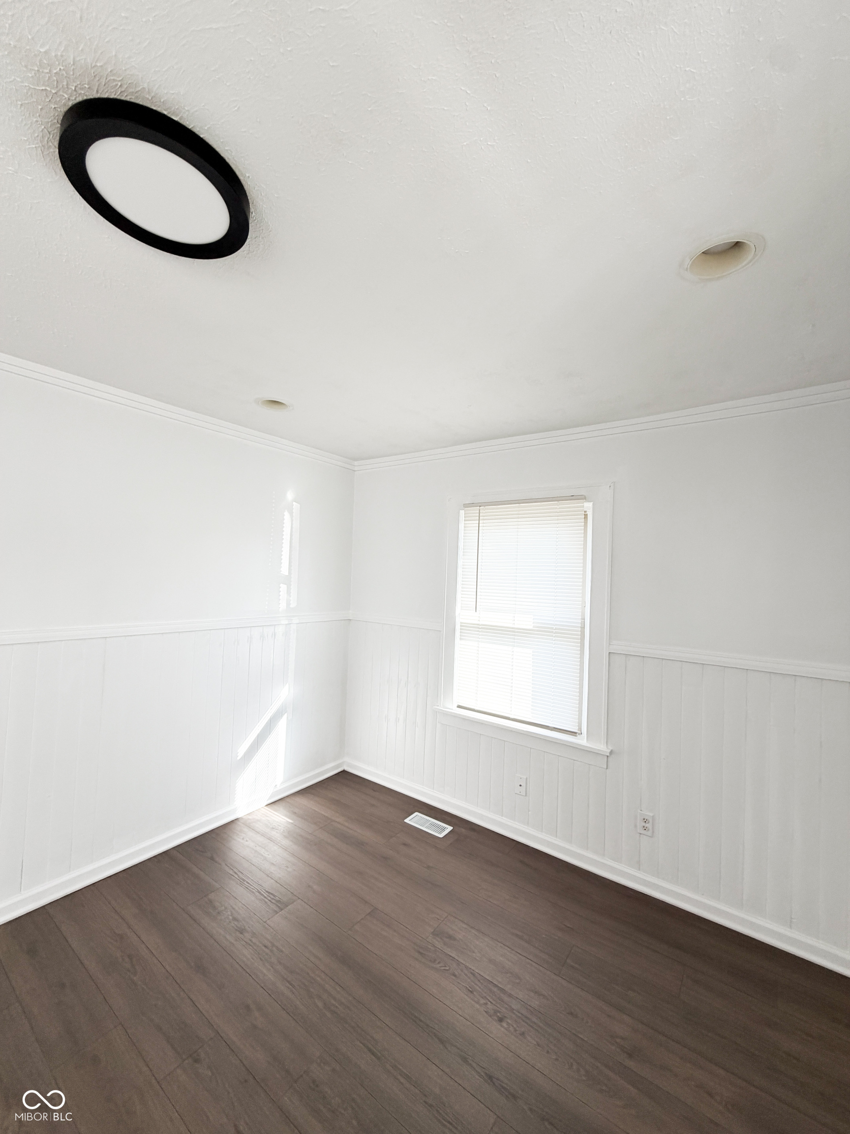 61 N 8th Avenue