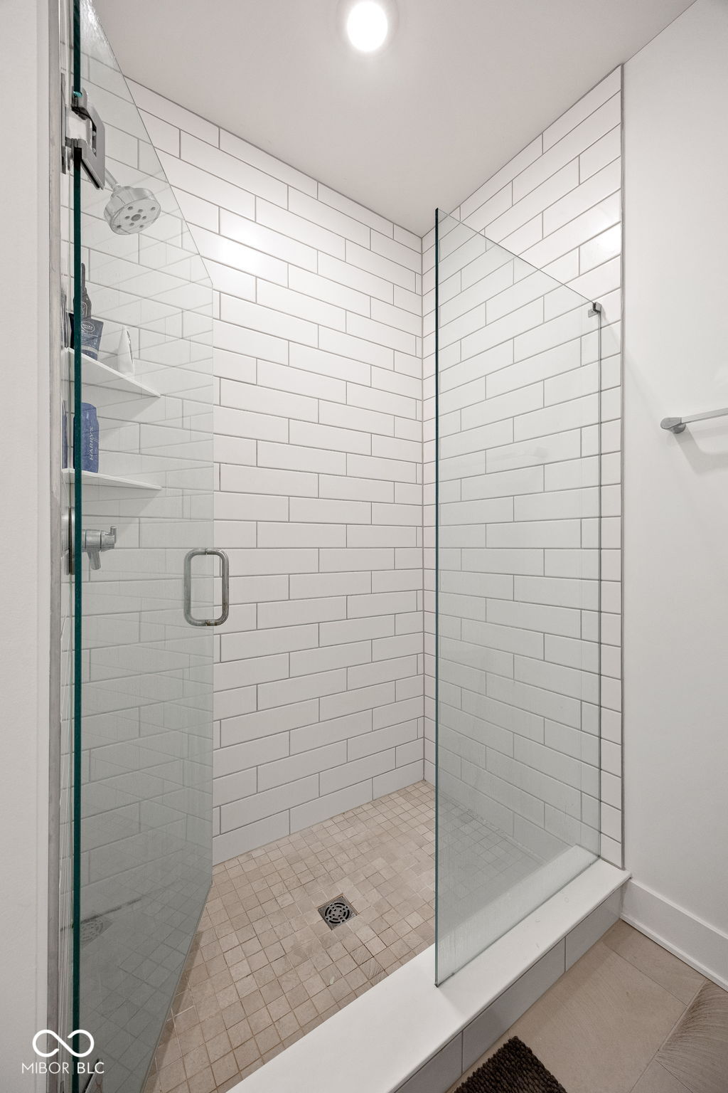 727 N Illinois Street Unit: 204