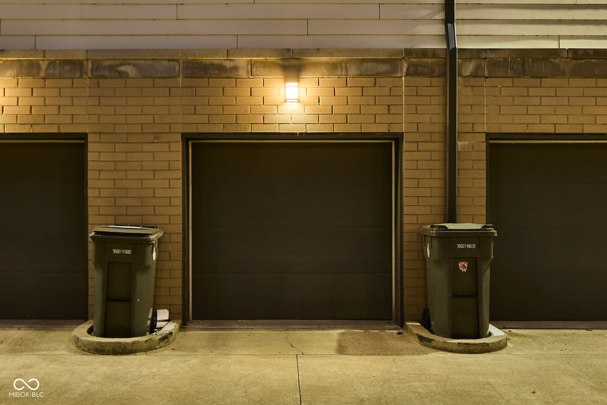 727 N Illinois Street Unit: 204